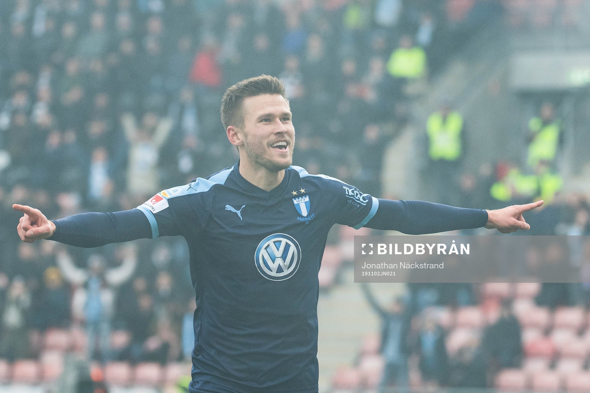 Malmö FFs Arnór Traustason jublar