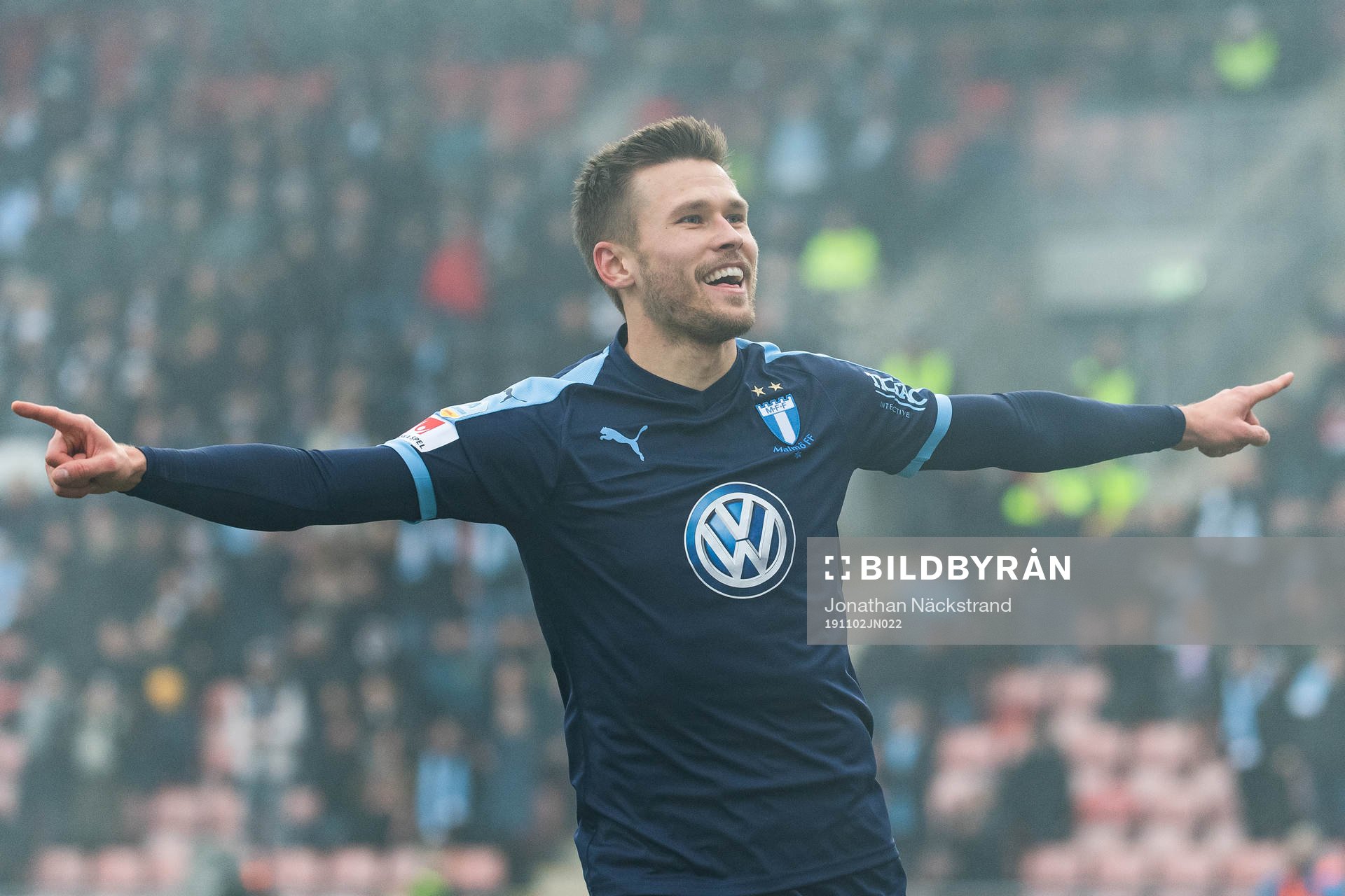 Malmö FFs Arnór Traustason jublar