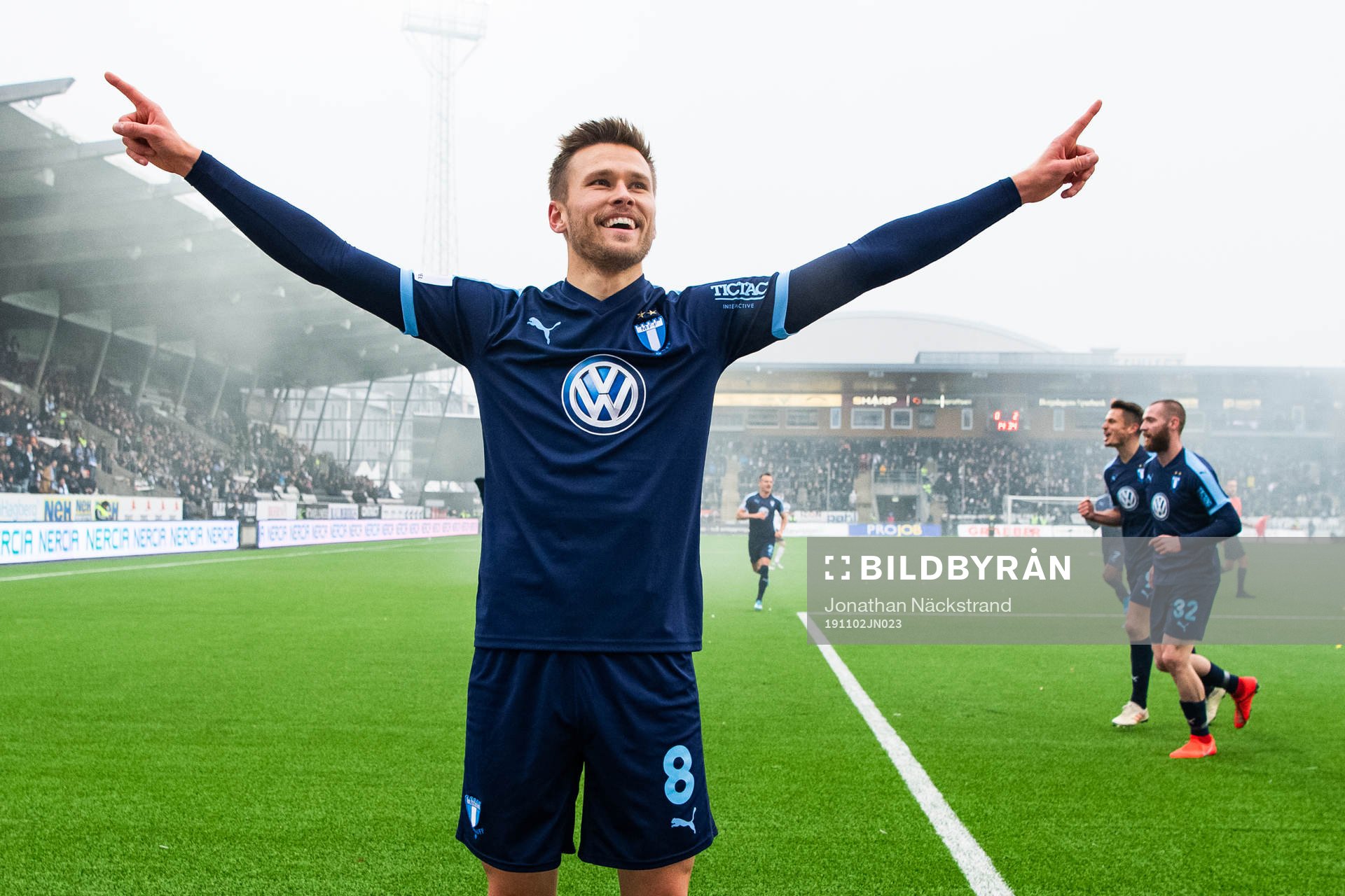 Malmö FFs Arnór Traustason jublar