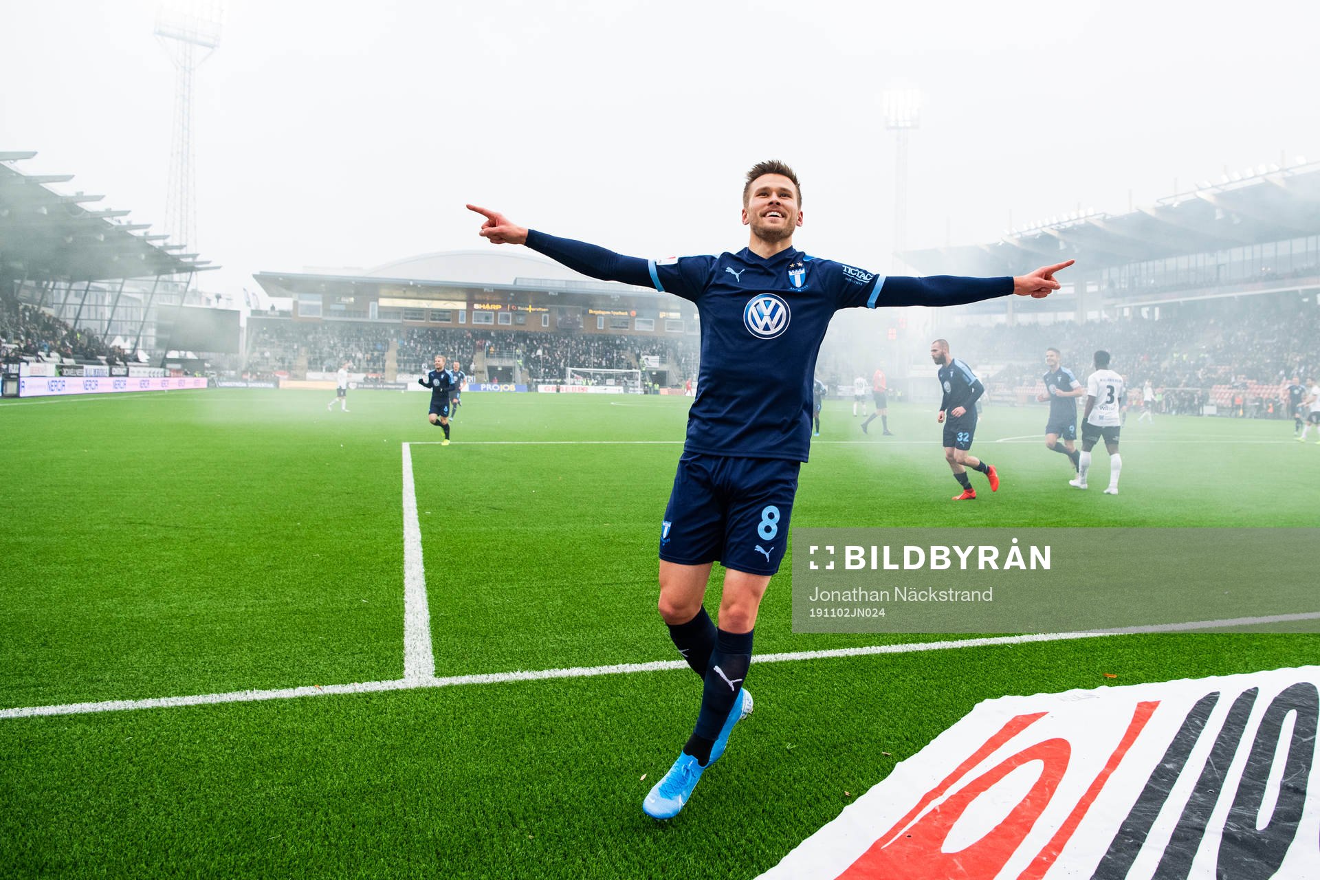 Malmö FFs Arnór Traustason jublar