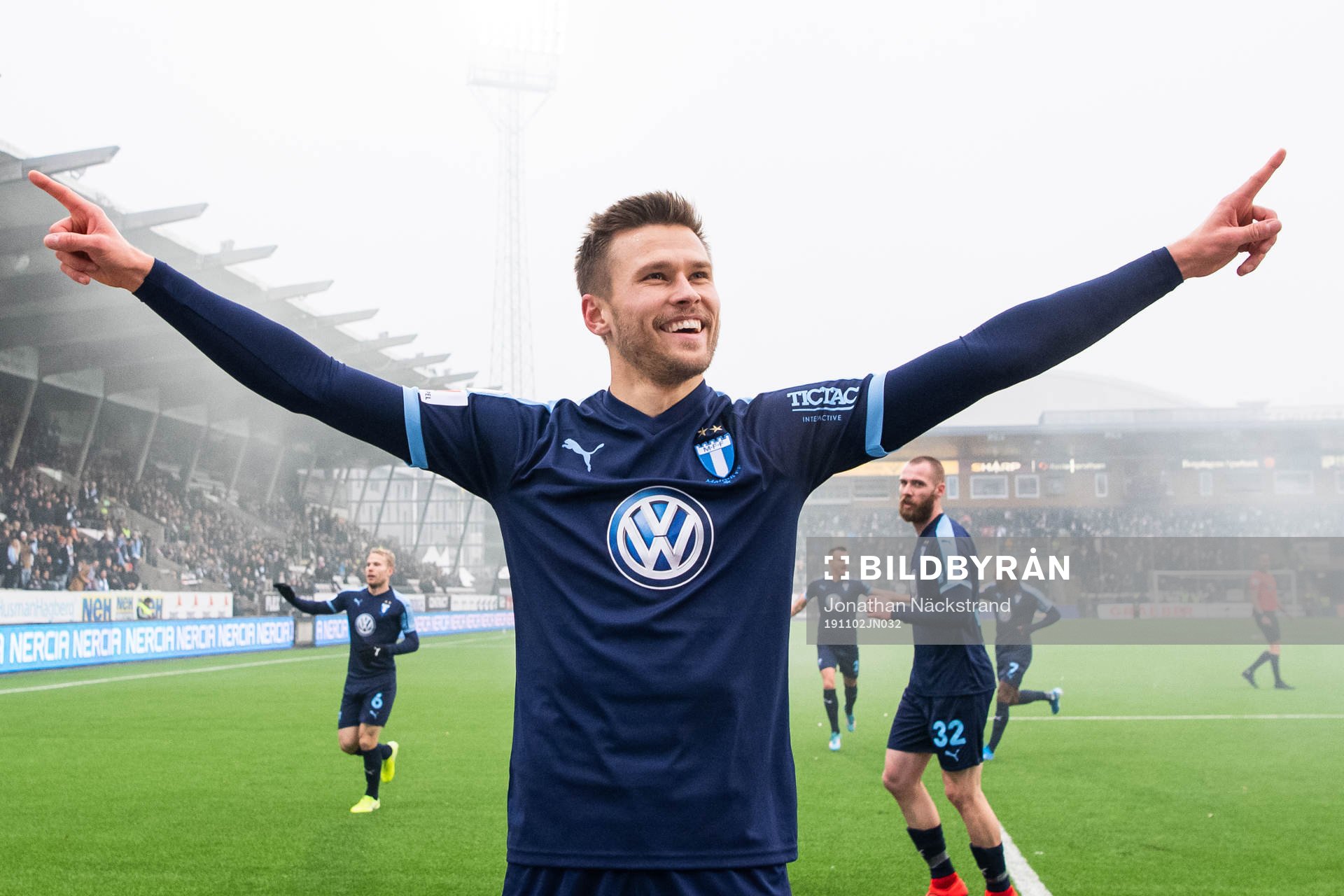 Malmö FFs Arnór Traustason jublar