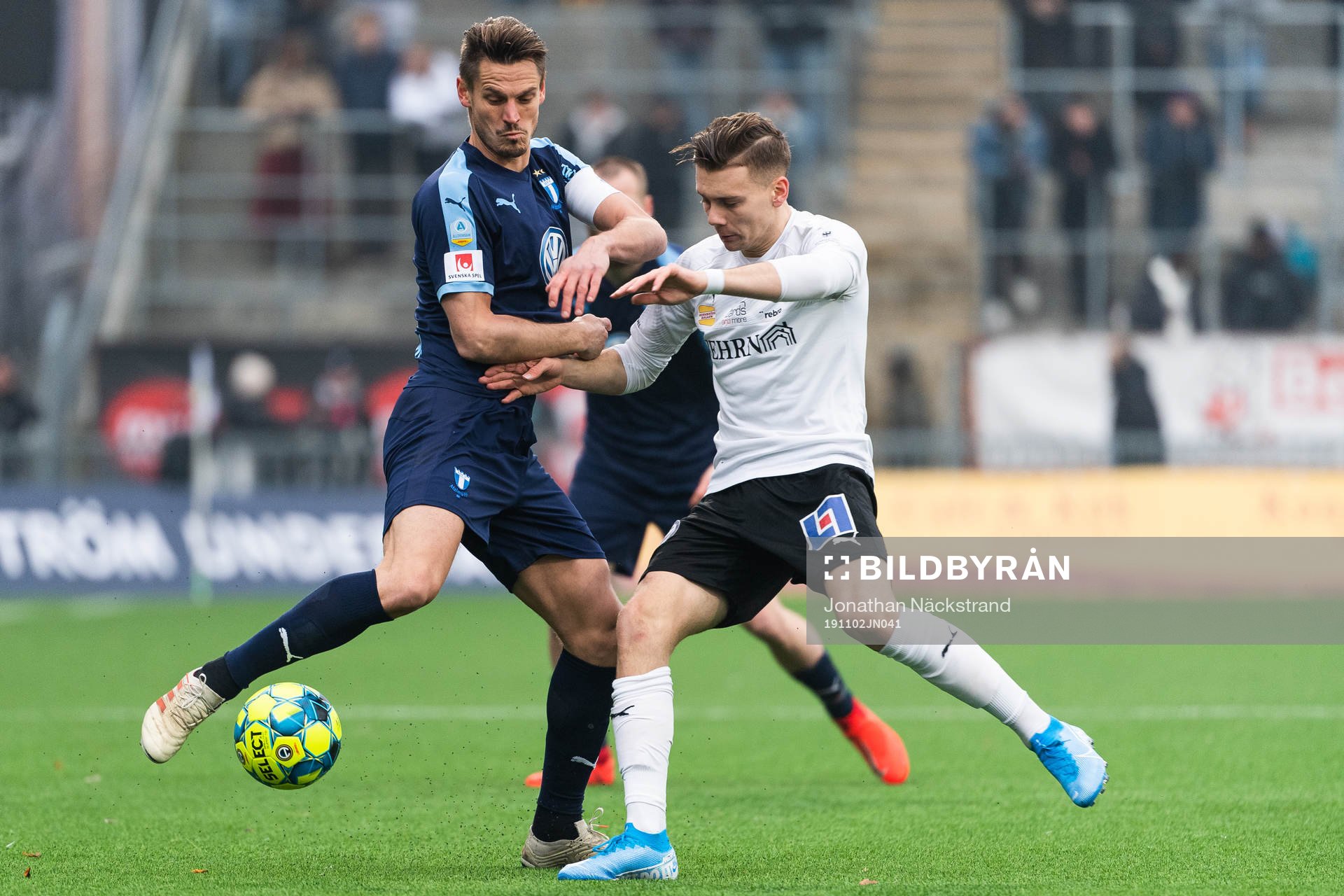 Malmö FFs Markus Rosenberg och Örebros Jake Larsson