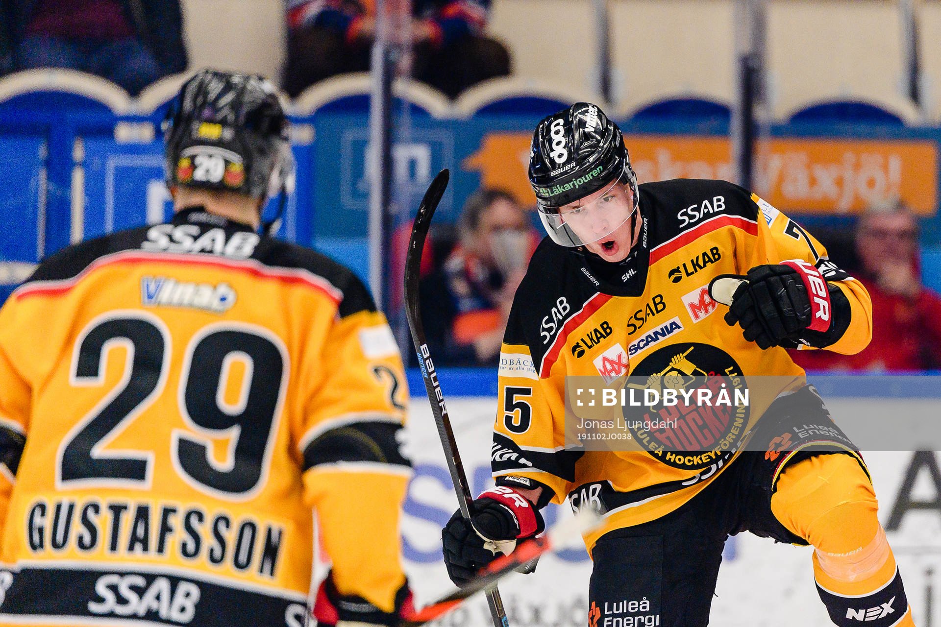 Luleås Arttu Ilomäki jublar