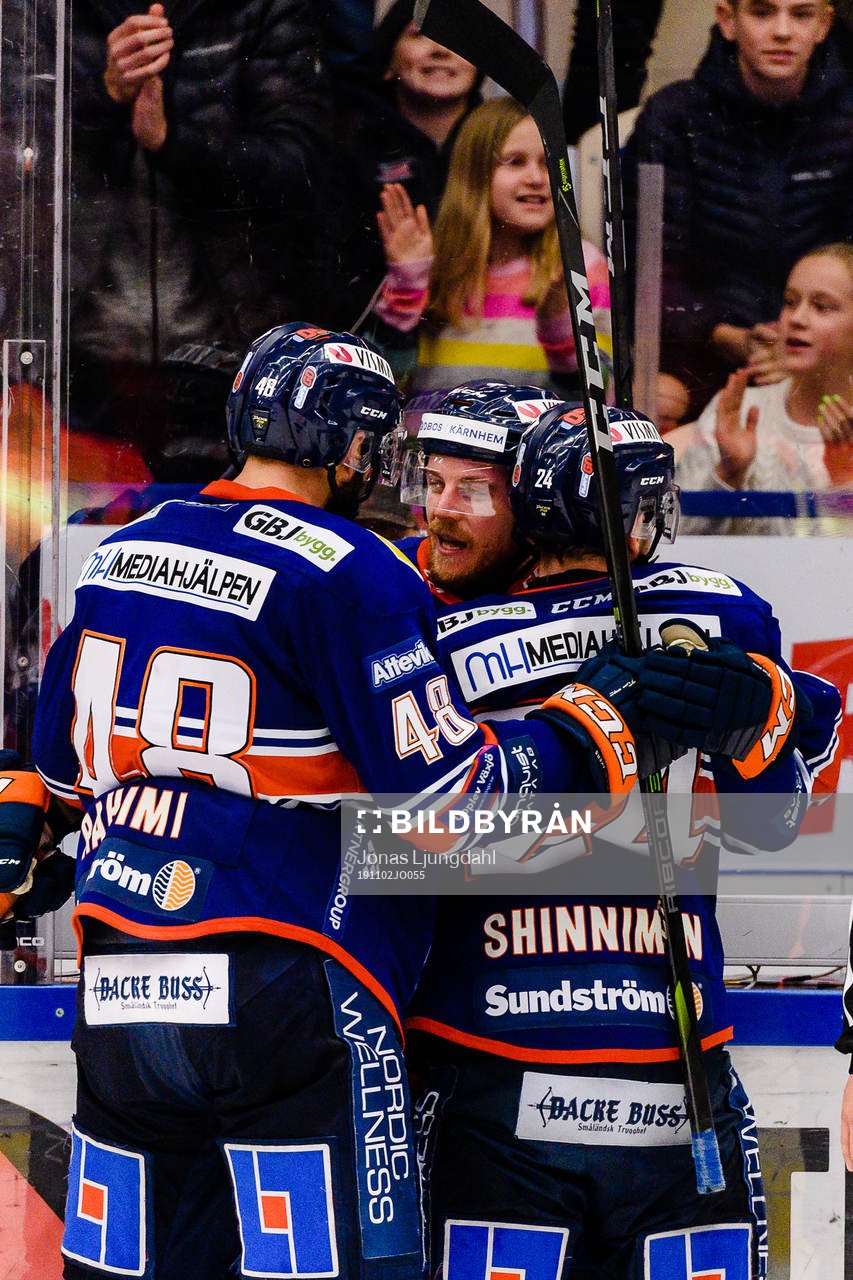 Växjös Erik Josefsson jublar