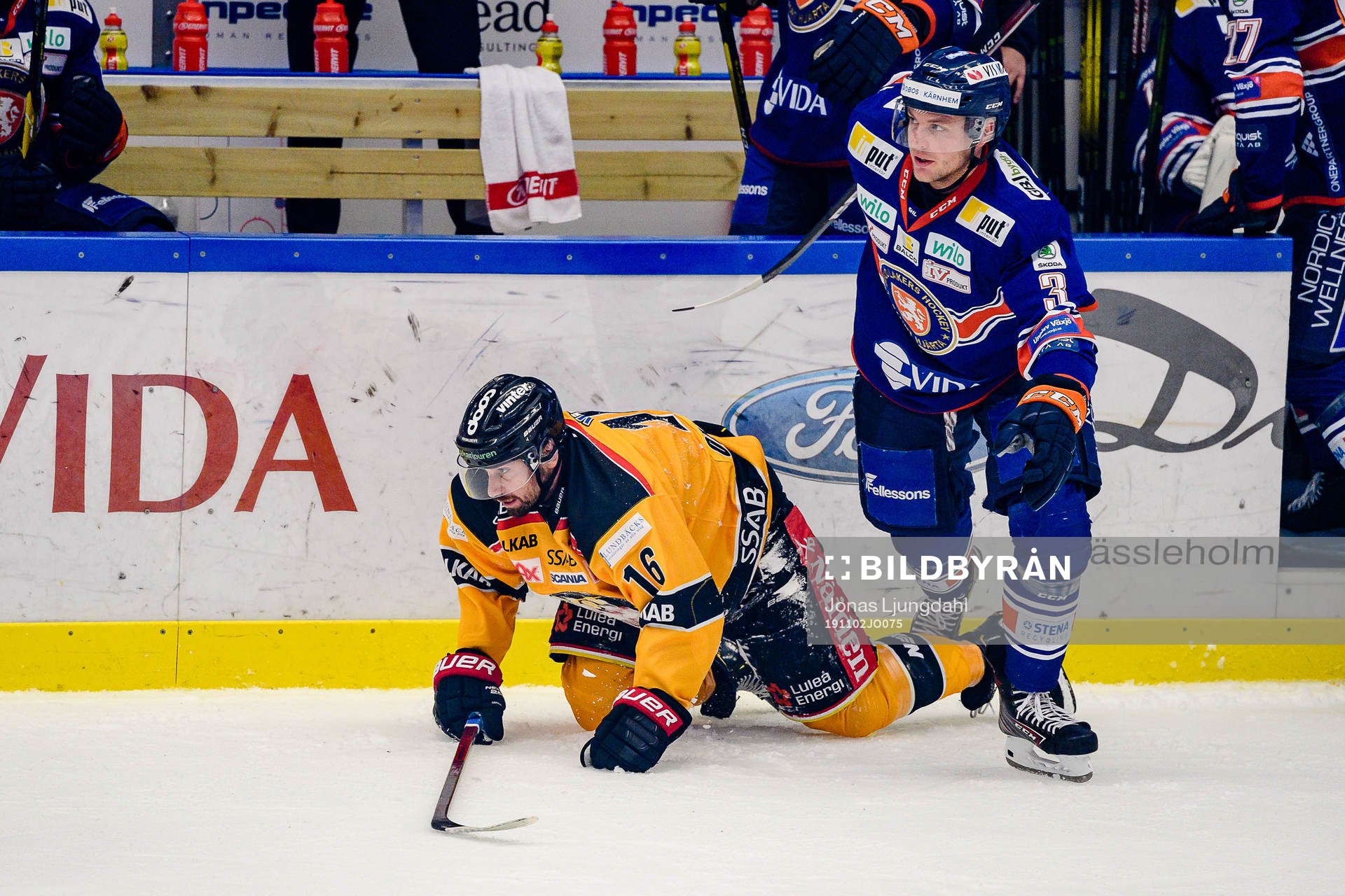 Luleås Niklas Olausson faller