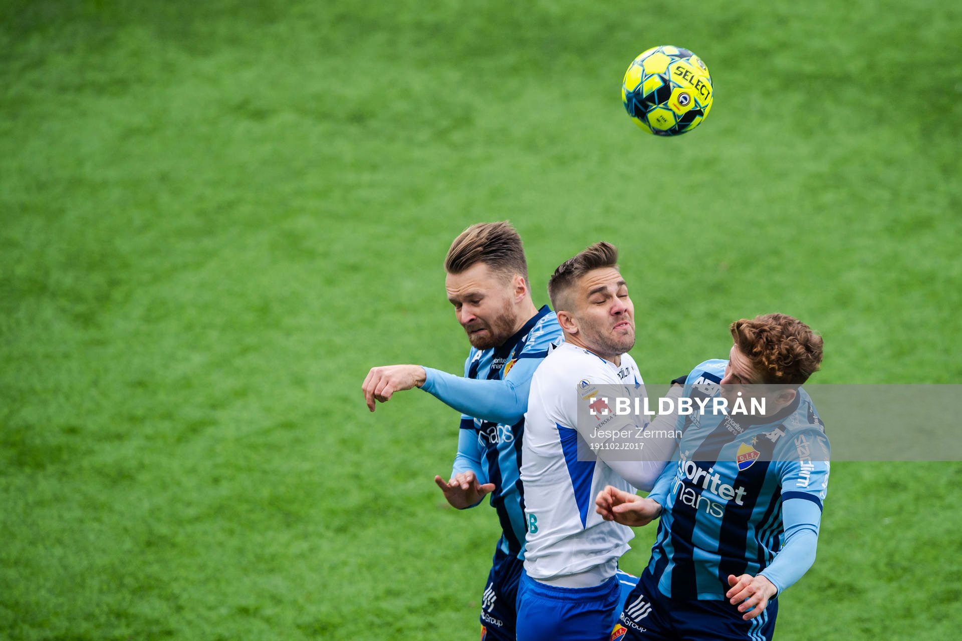 Djurgårdens Jacob Une Larsson och Aslak Witry mot IFK