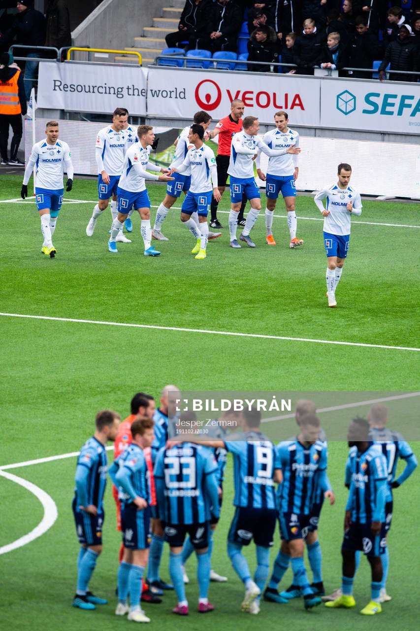 IFK Norrköpings Sead Haksabanovic jublar med lagkamrater