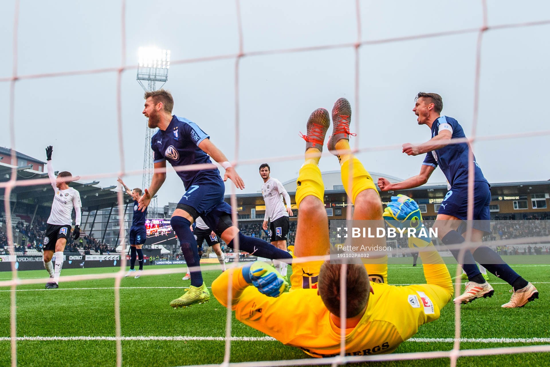 Malmö FFs Rasmus Bengtsson jublar med Markus Rosenberg