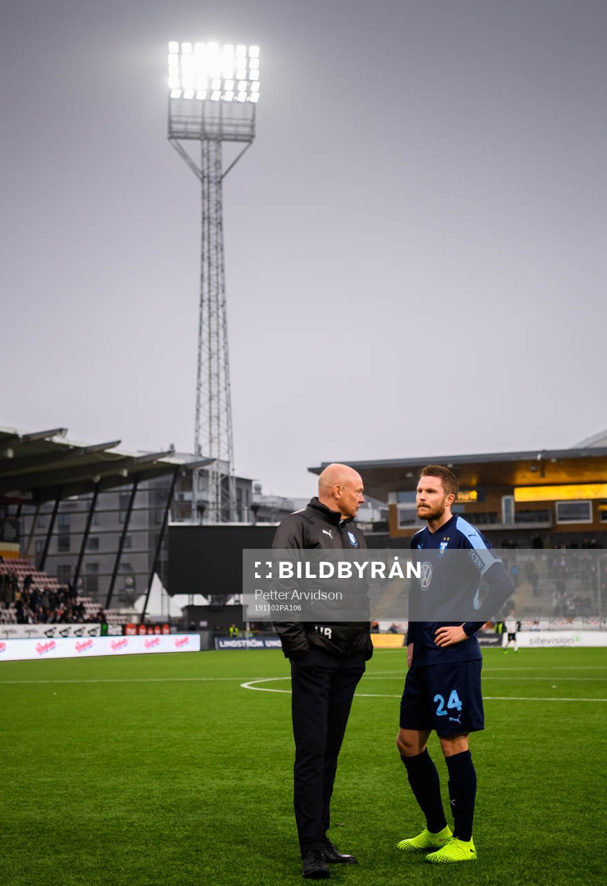 Malmö FFs tränare Uwe Rösler och Lasse Nielsen deppar