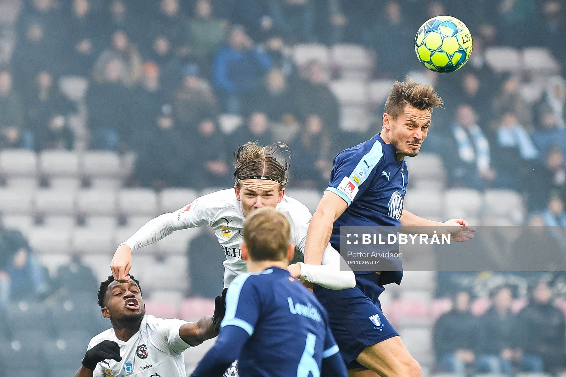 Malmö FFs Markus Rosenberg och Örebros Niclas Bergmark i