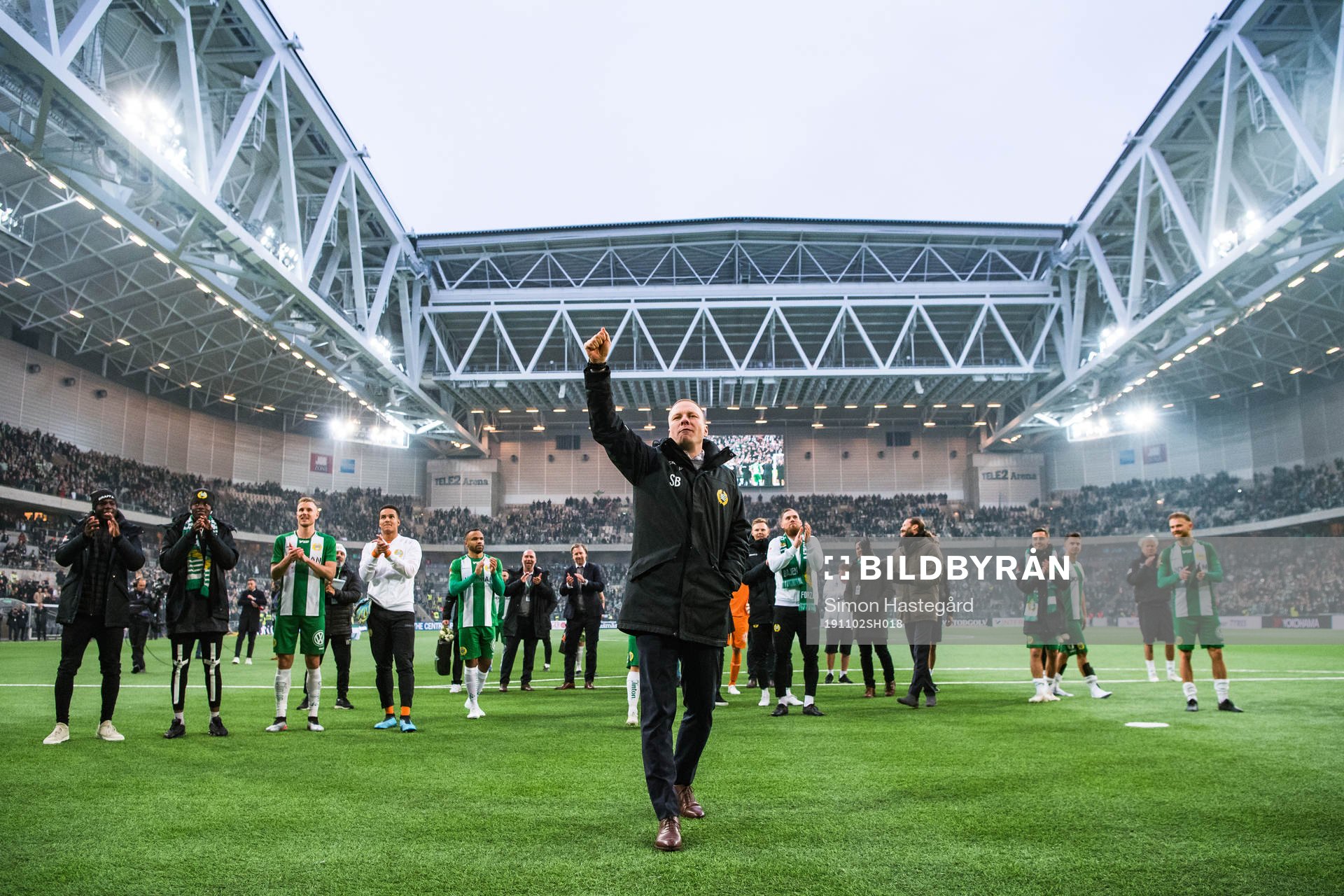Hammarbys tränare Stefan Billborn jublar