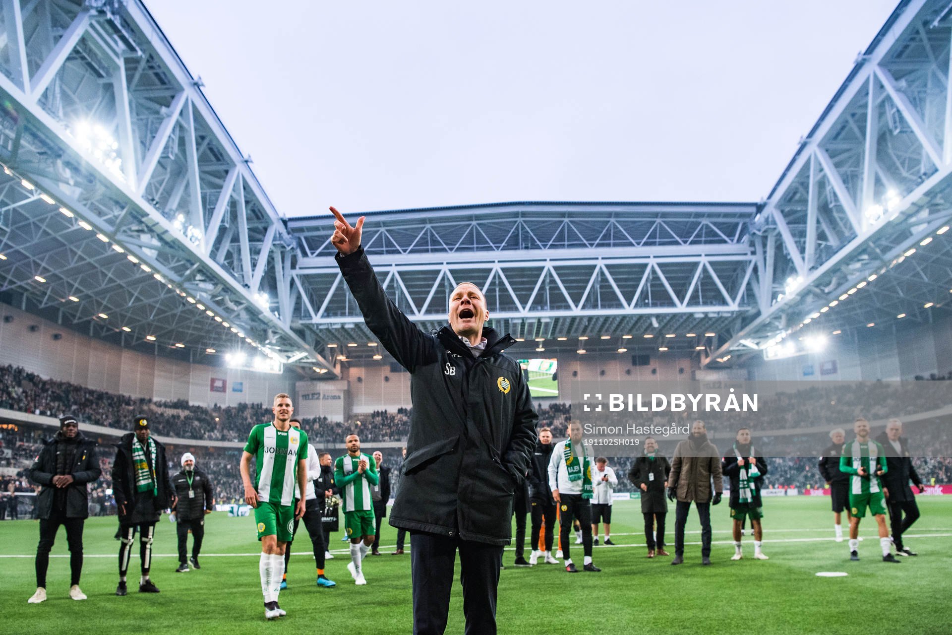 Hammarbys tränare Stefan Billborn jublar