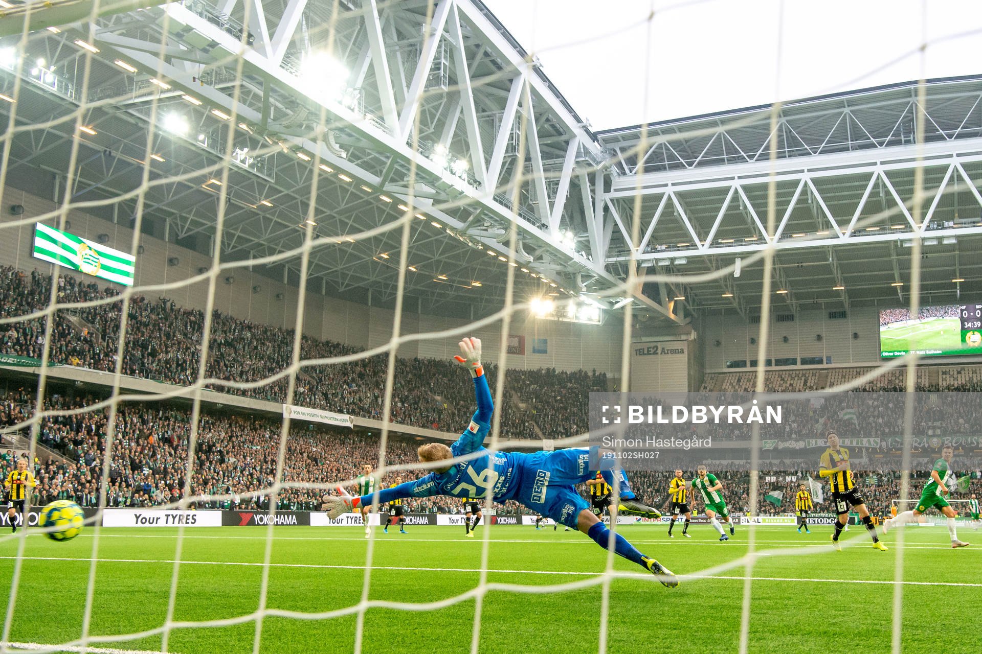 Hammarbys Alexander Kacaniklic gör 1-0 bakom Häckens