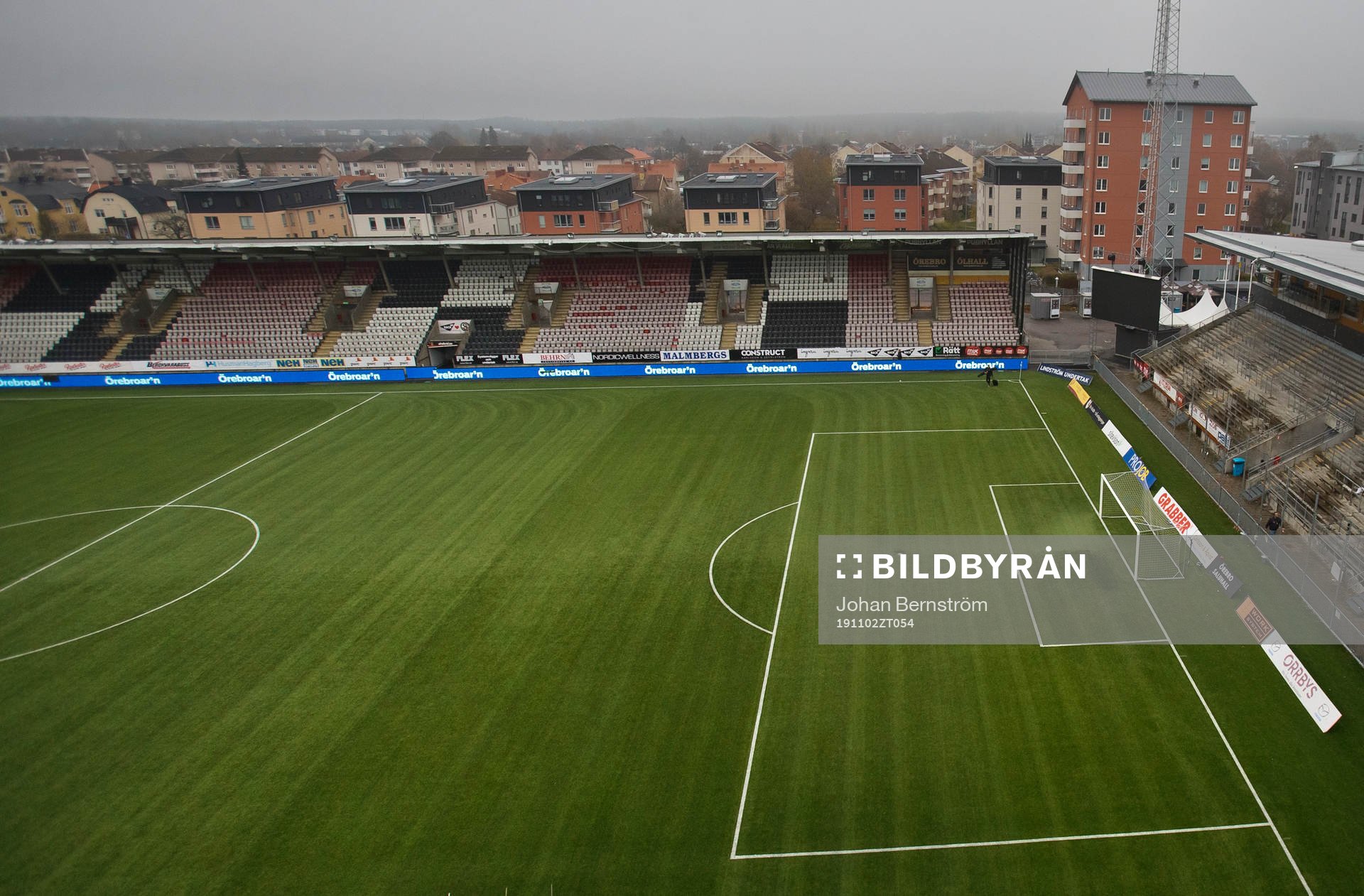 Översikt av Behrn Arena interiör inför fotbollsmatchen i Allsvenskan mellan Örebro och Malmö FF den 2 november 2019 i Örebro.
