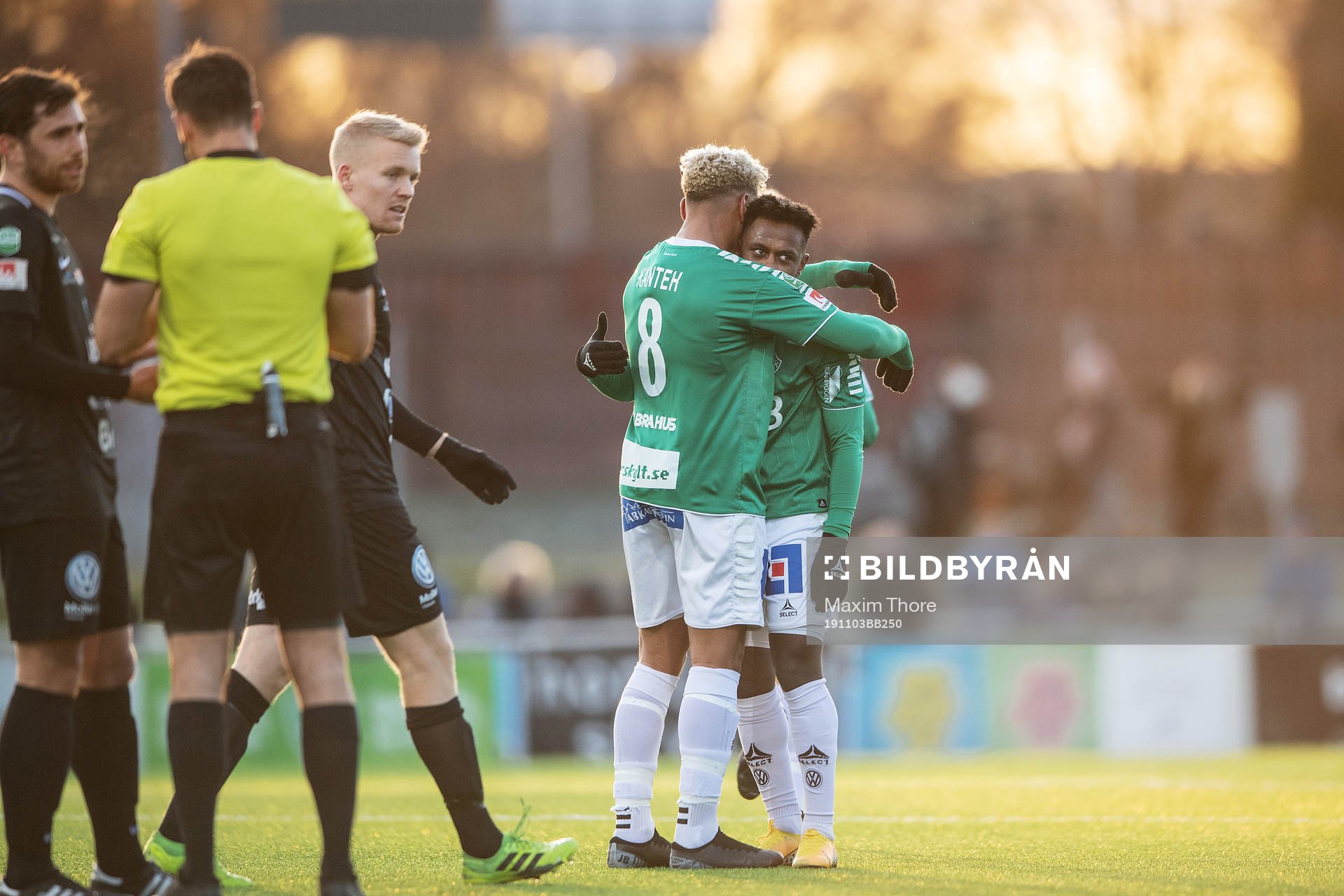 Brages Kristian Andersen och Seth Kanteh Hellberg jublar