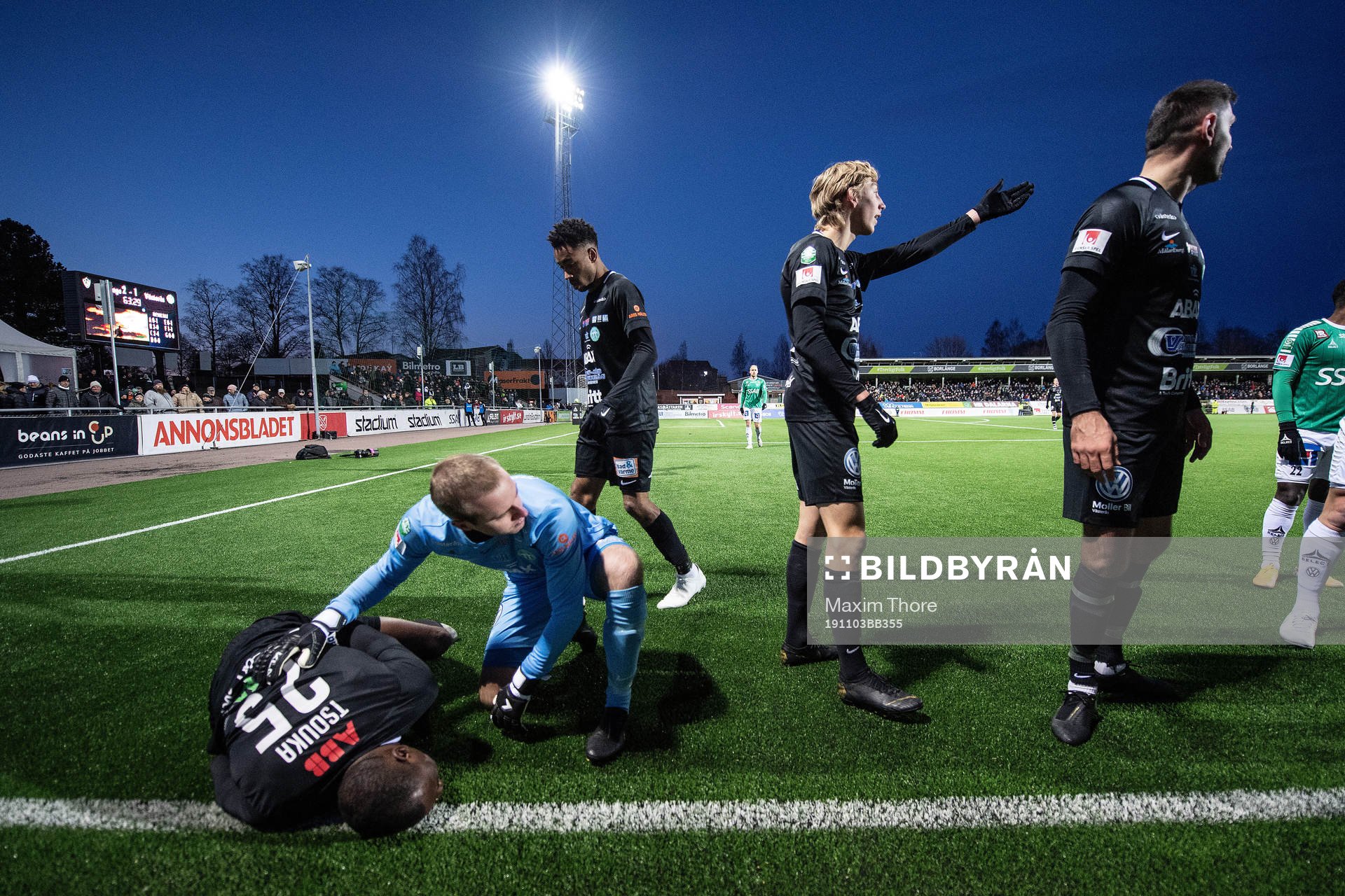 Västerås Ravy Tsouka Dozi har ont