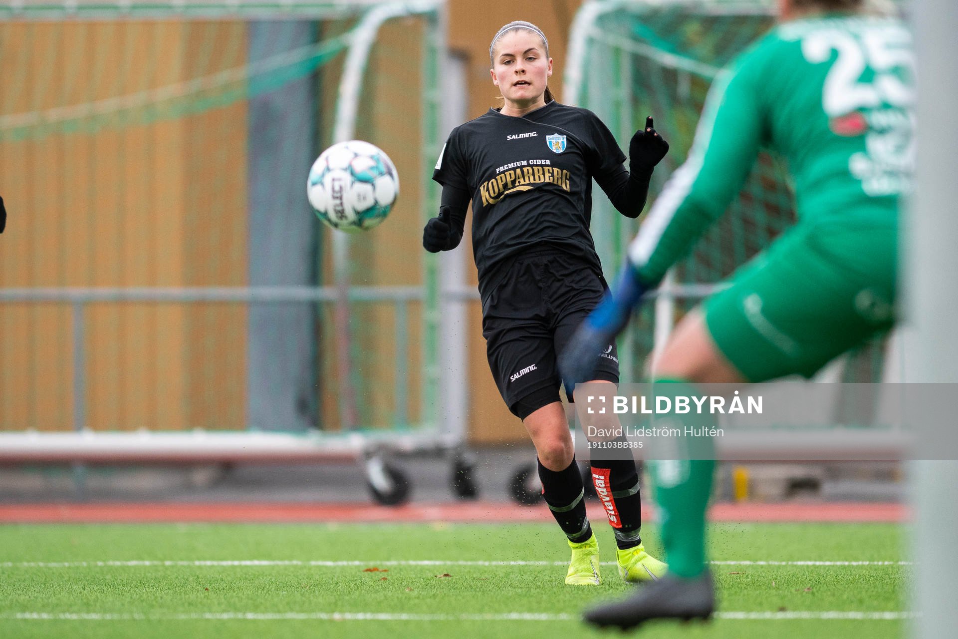 Göteborgs Hanna Wijk skjuter