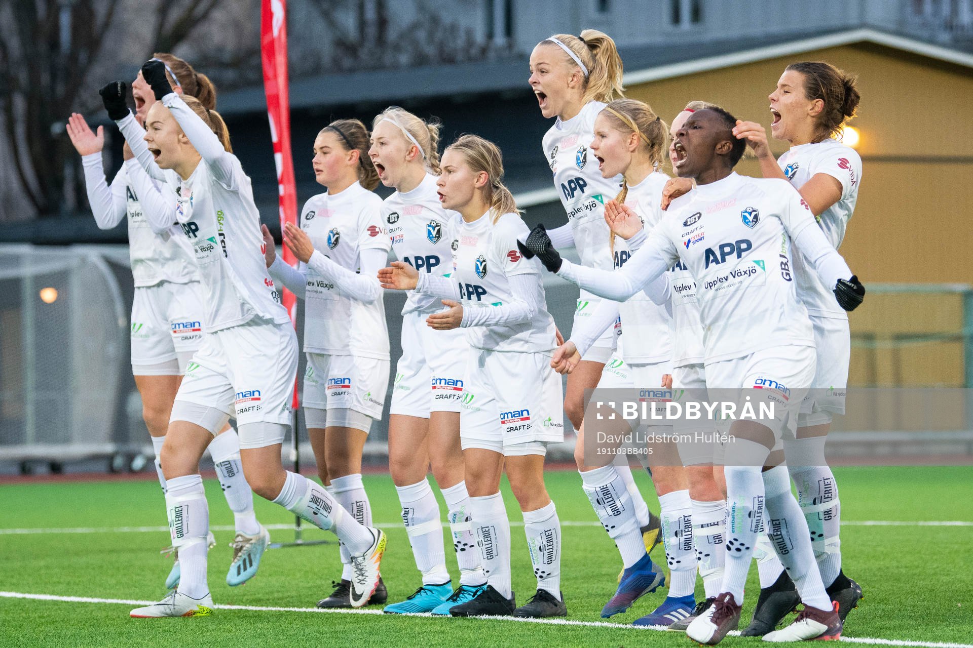 Växjös spelare jublar under fotbollsmatchen i F19-slutspelet mellan Kopparberg/Göteborg och Växjö den 3 november 2019 i Stockholm.