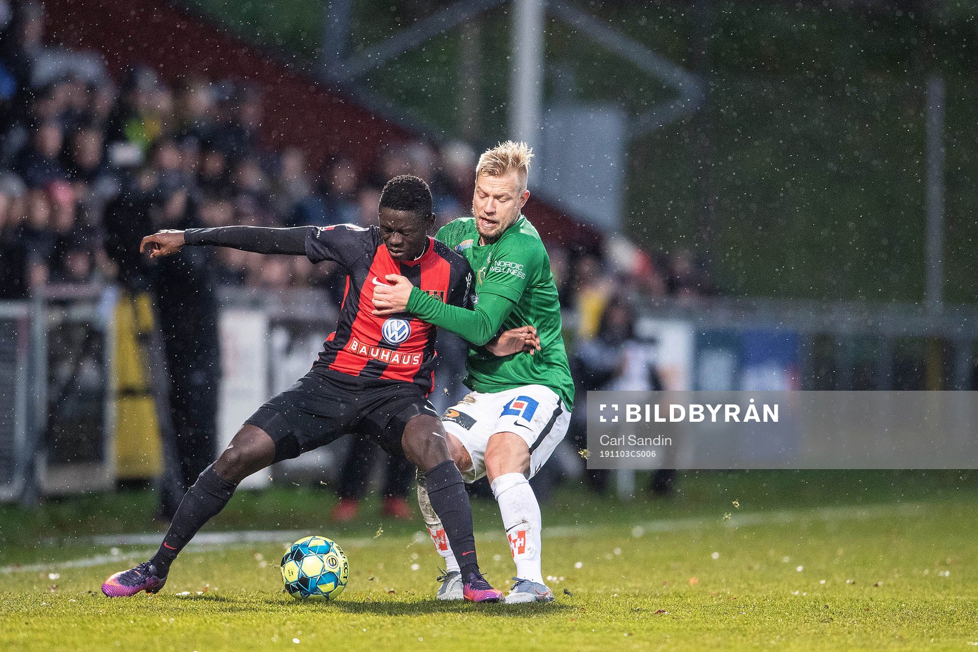 Brommapojkarnas Eric Johana Omondi och Jönköpings