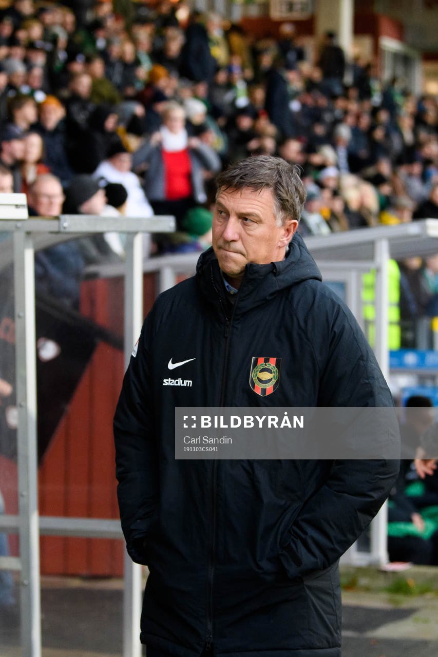 Brommapojkarnas tränare Kjell Jonevret under fotbollsmatchen i Superettan mellan Jönköping Södra och Brommapojkarna den 3 november 2019 i Jönköping.