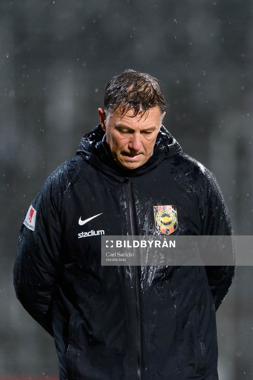 Brommapojkarnas tränare Kjell Jonevret deppar
