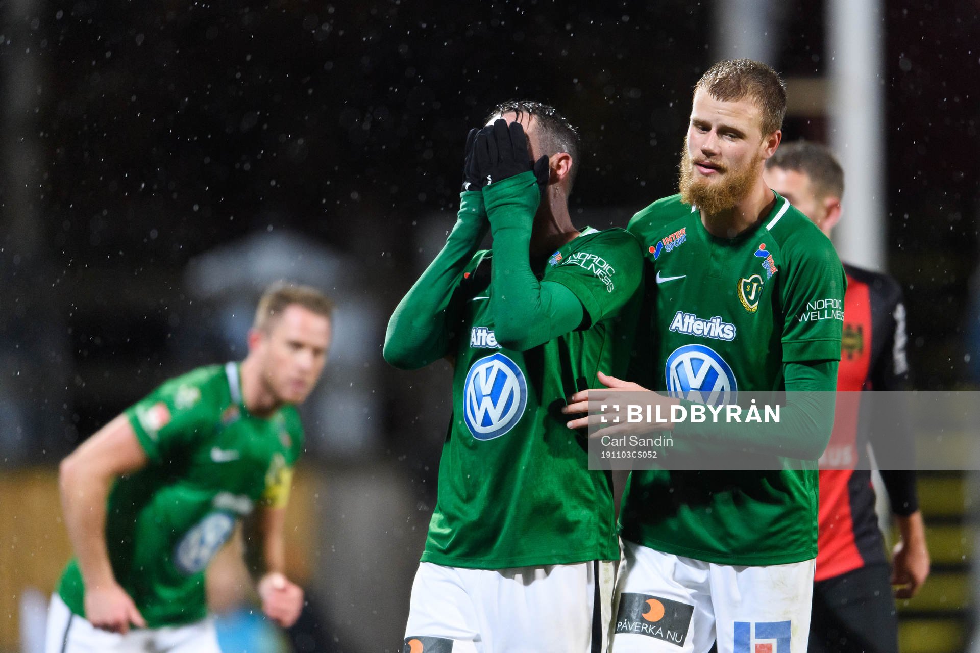 Jönköpings Daryl Smylie och Elias Gustafson deppar