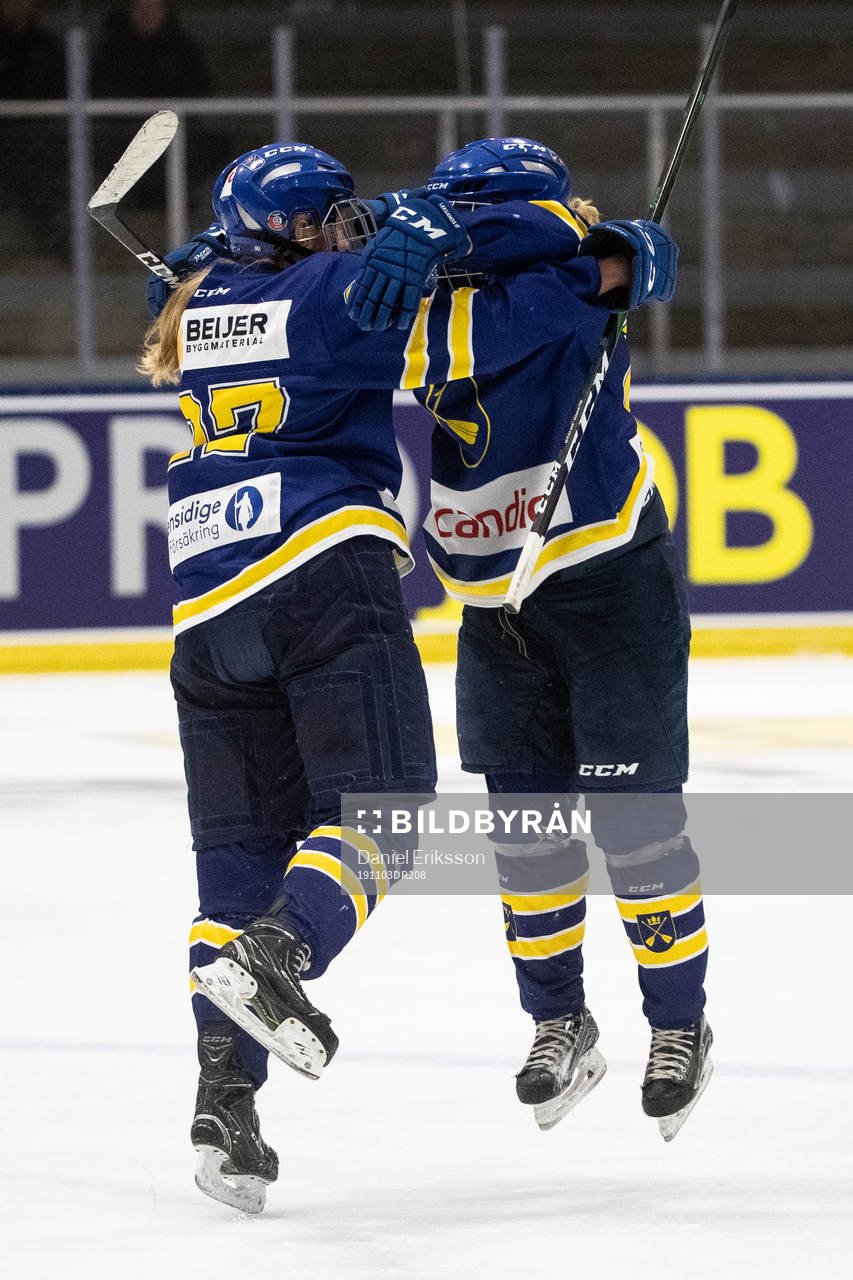 Dalarnas Nicole Hall jublar
