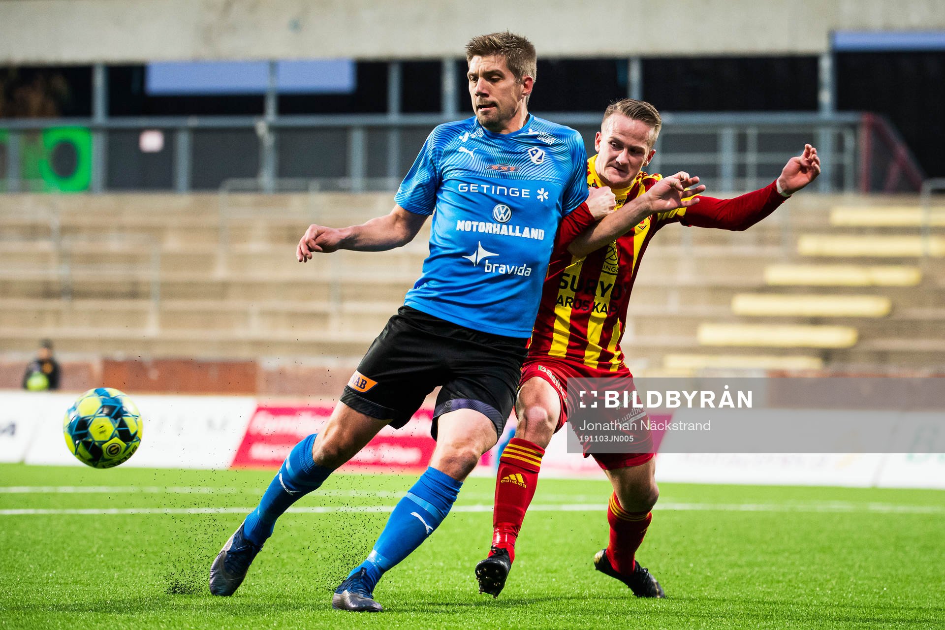 Halmstads Mikael Boman och Syrianskas Emin Grozdanic