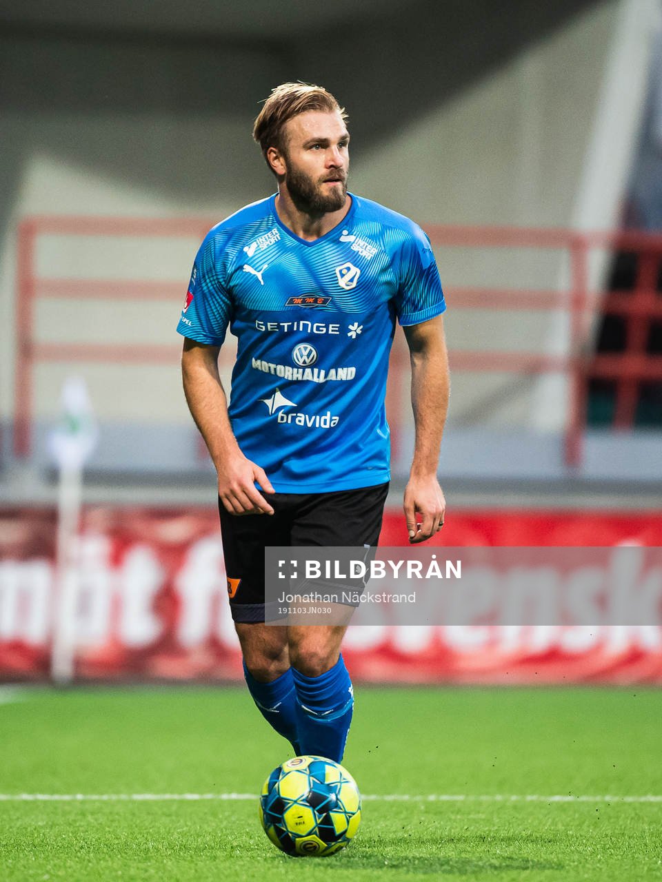 Halmstads Jesper Westerberg under fotbollsmatchen i Superettan mellan Syrianska och Halmstad den 3 november 2019 i Södertälje.