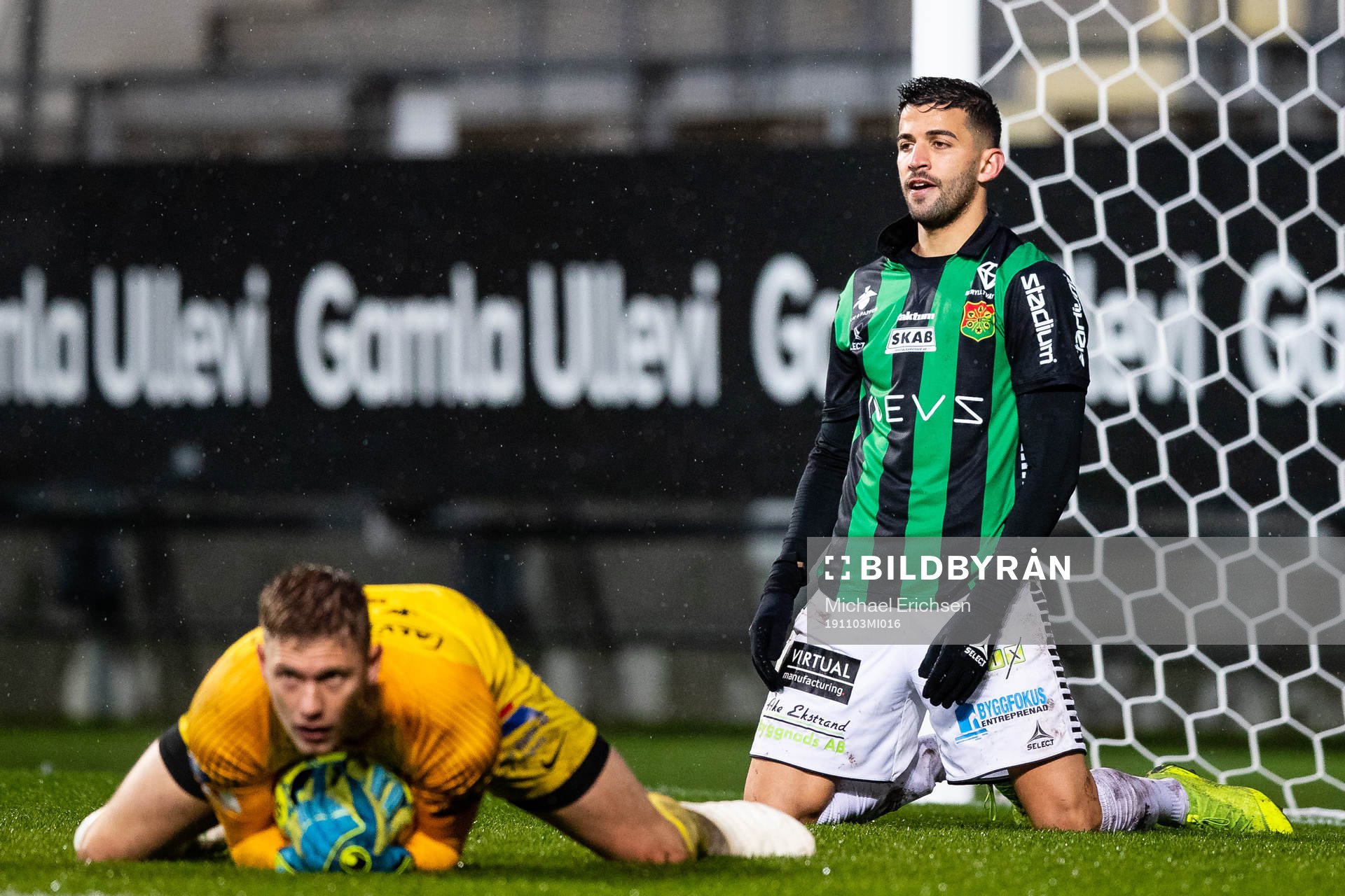 Trelleborgs målvakt Philip Mårtensson och deppande GAIS