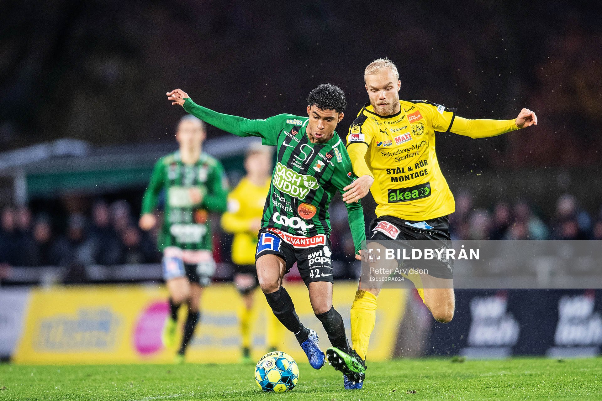 Varbergs Keanin Ayer Boya och Mjällbys Viktor Gustafson