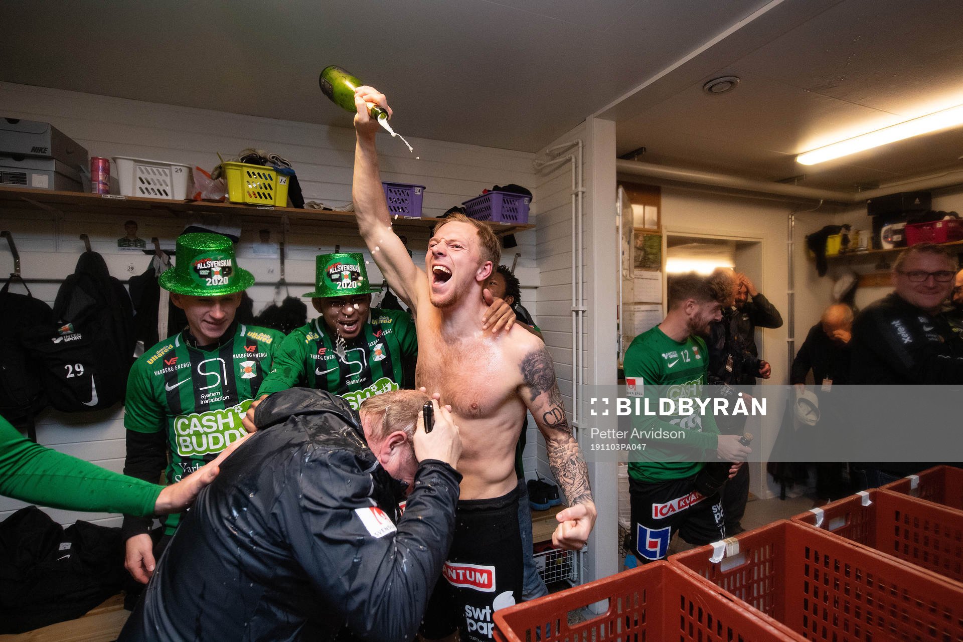 Varbergs Jesper Modig jublar i omklädningsrummet efter fotbollsmatchen i Superettan mellan Varberg och Mjällby den 3 november 2019 i Varberg.