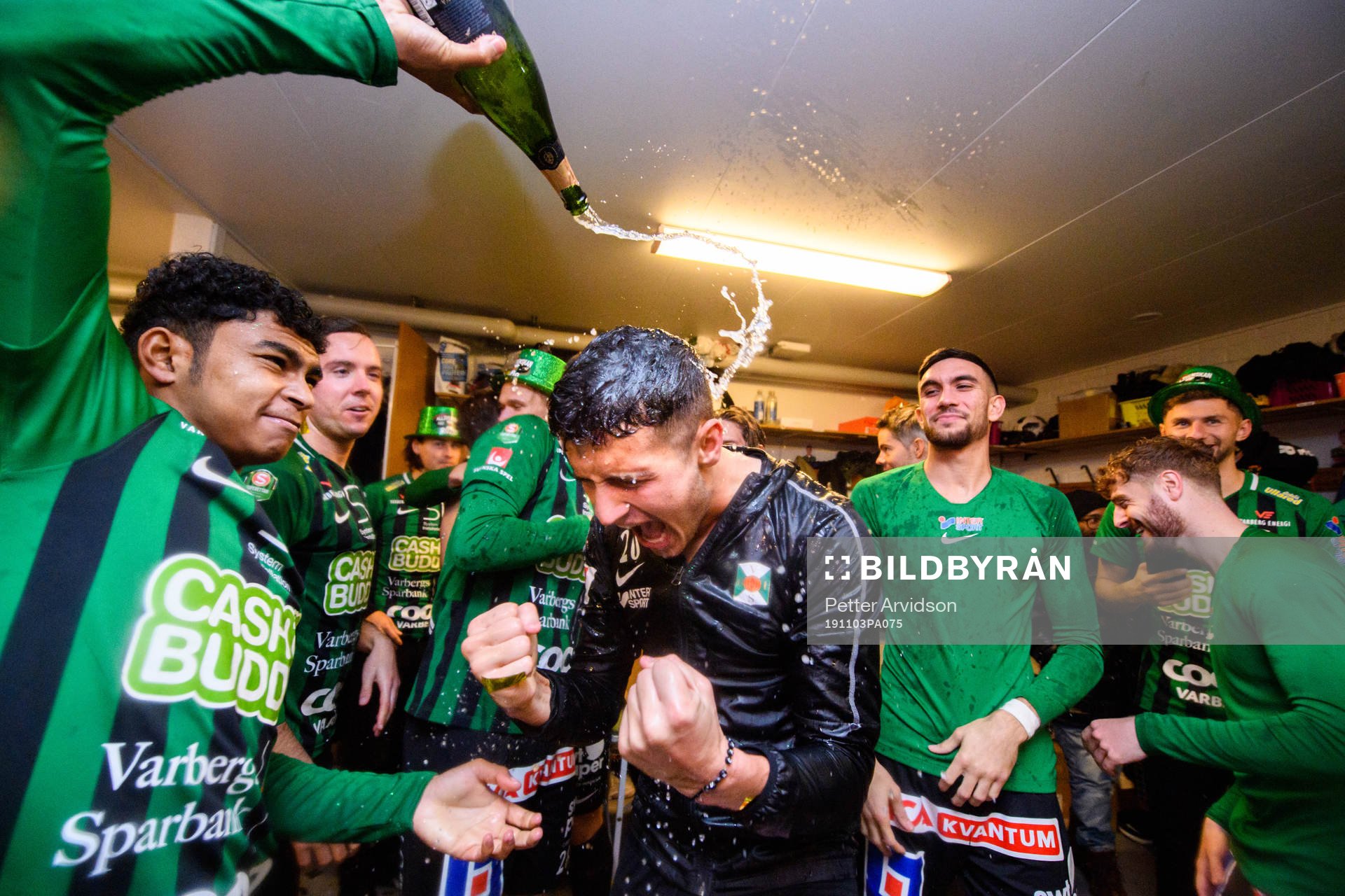 Varbergs Keanin Ayer Boya och Astrit Seljmani jublar i