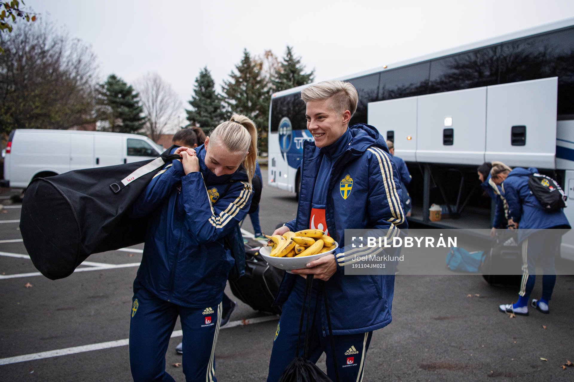 Stina Blackstenius and Lina Hurtig of the Swedish women’s
