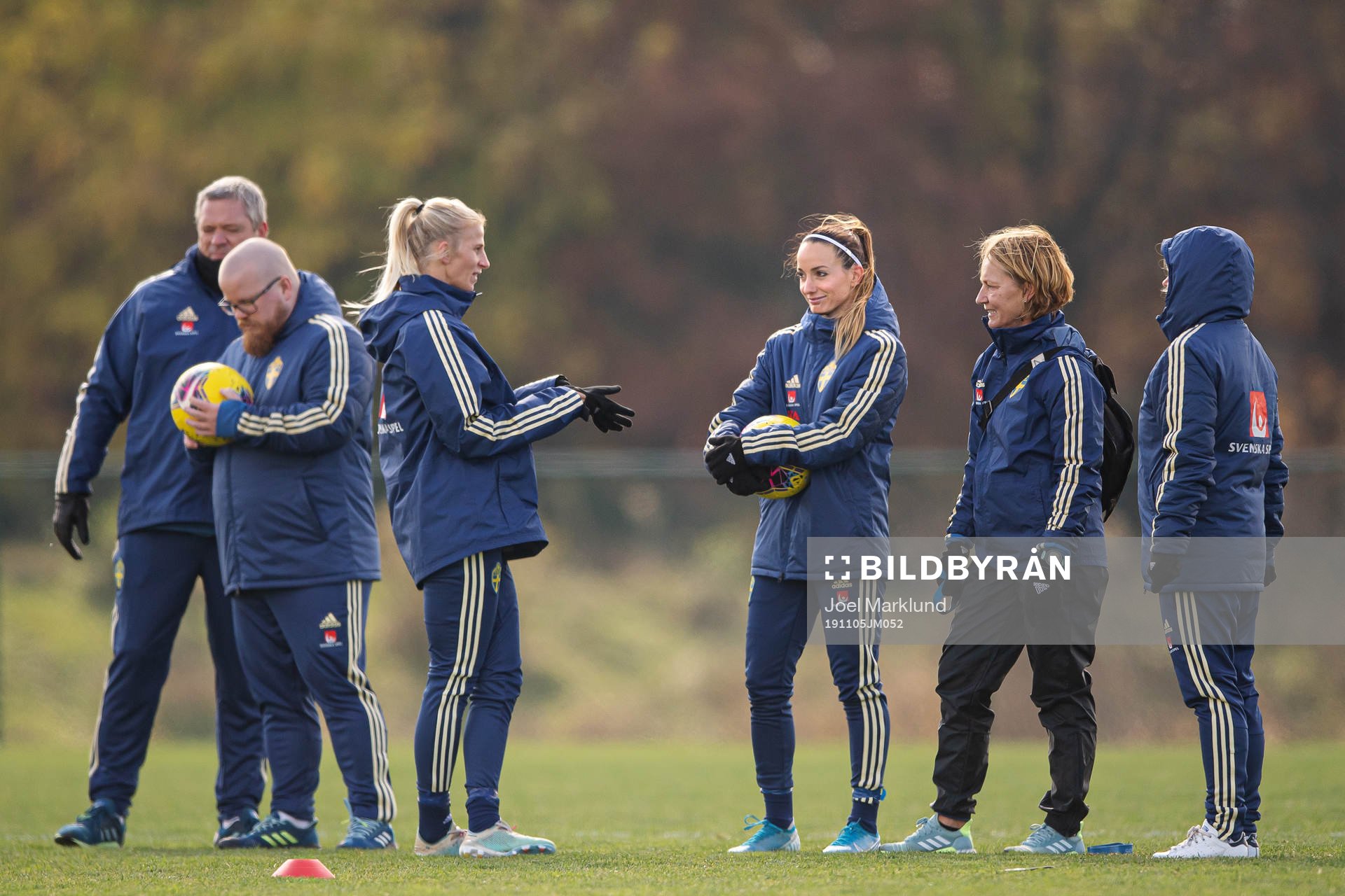 Sofia Jakobsson and Kosovare Asllani of the Swedish