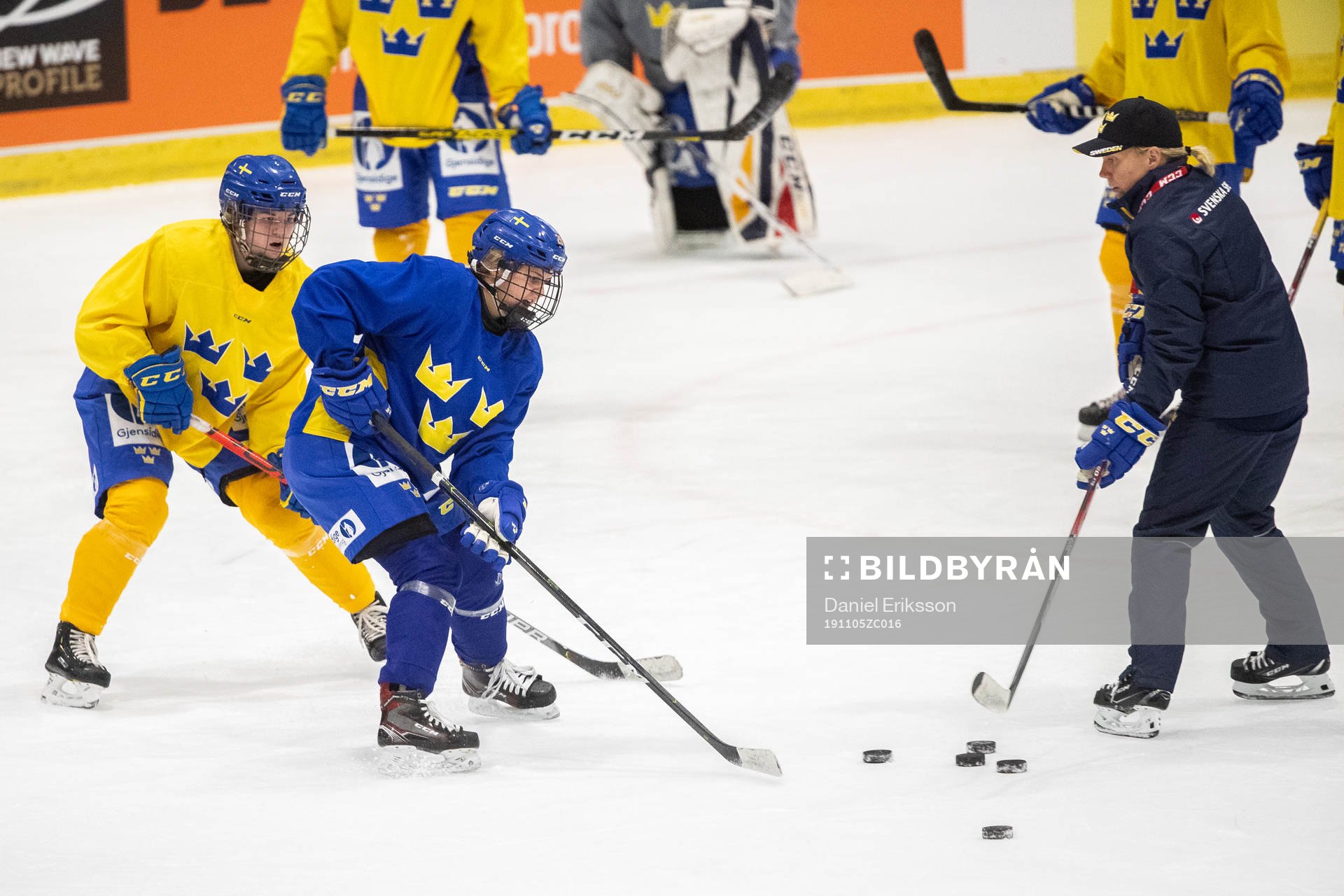 Emma Murén, Sofie Lundin and Head Coach Ylva Martinsen of
