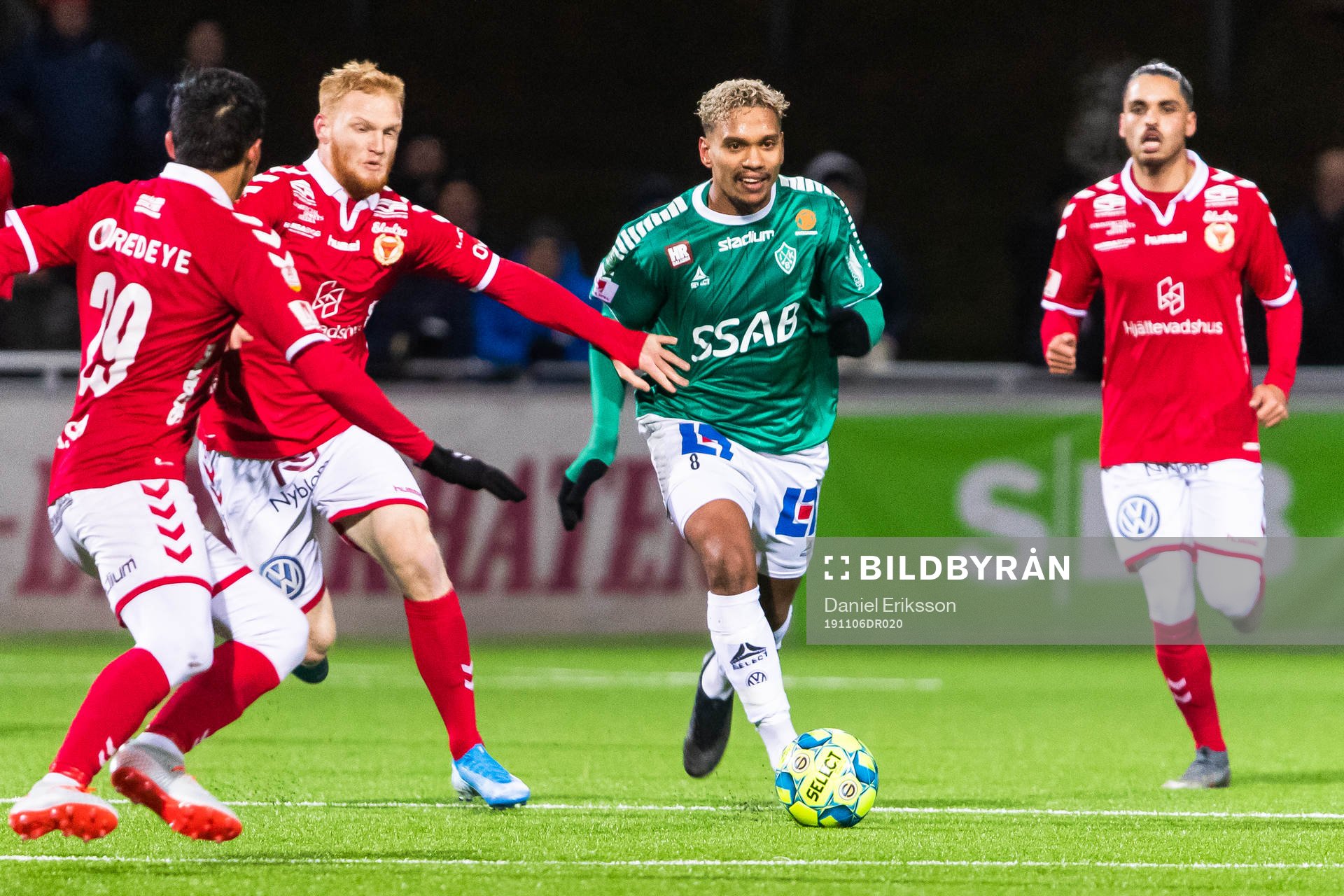 Kalmars Nils Fröling och Brages Seth Kanteh Hellberg i