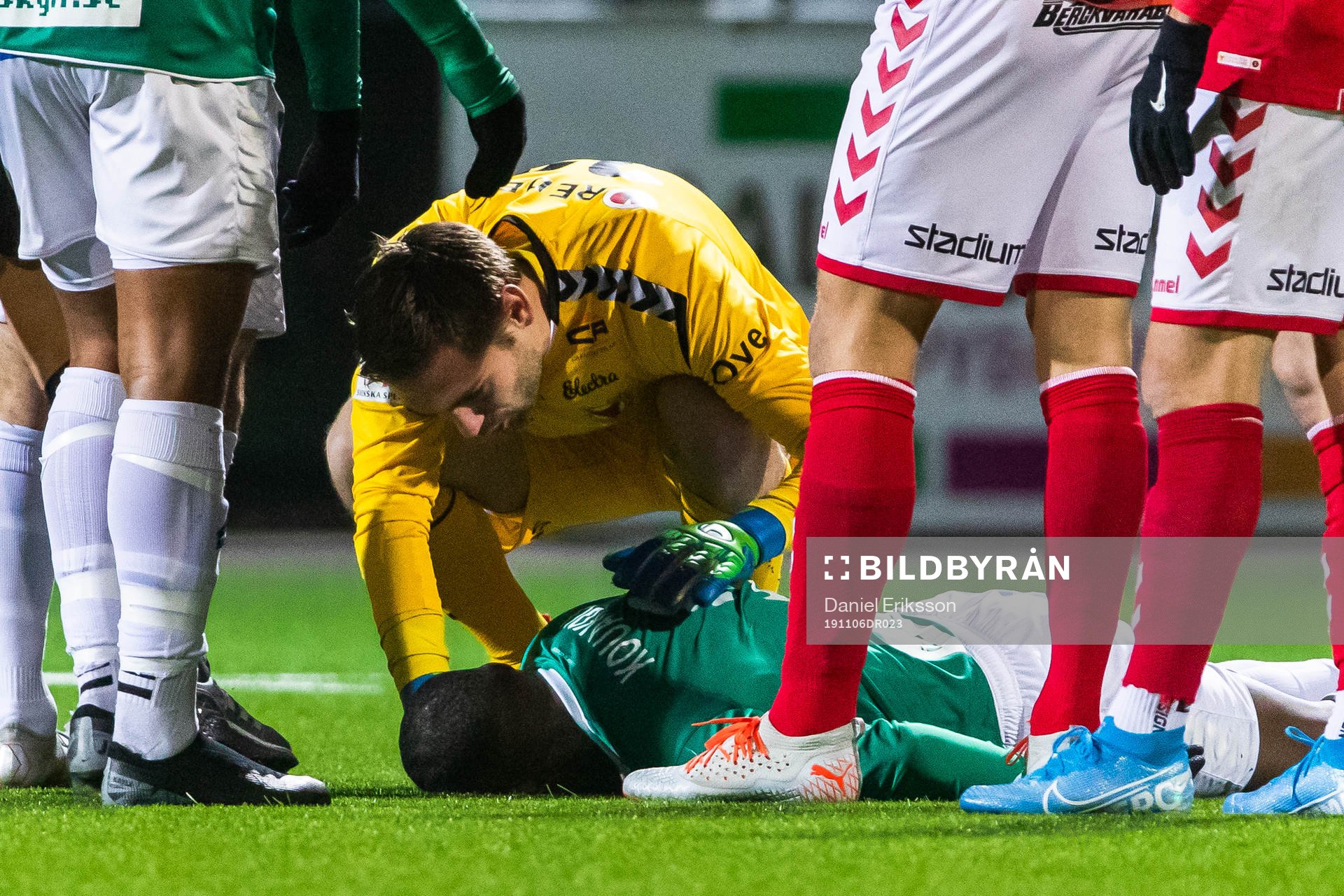 Kalmars Lucas Hägg Johansson ser om Brages Christian