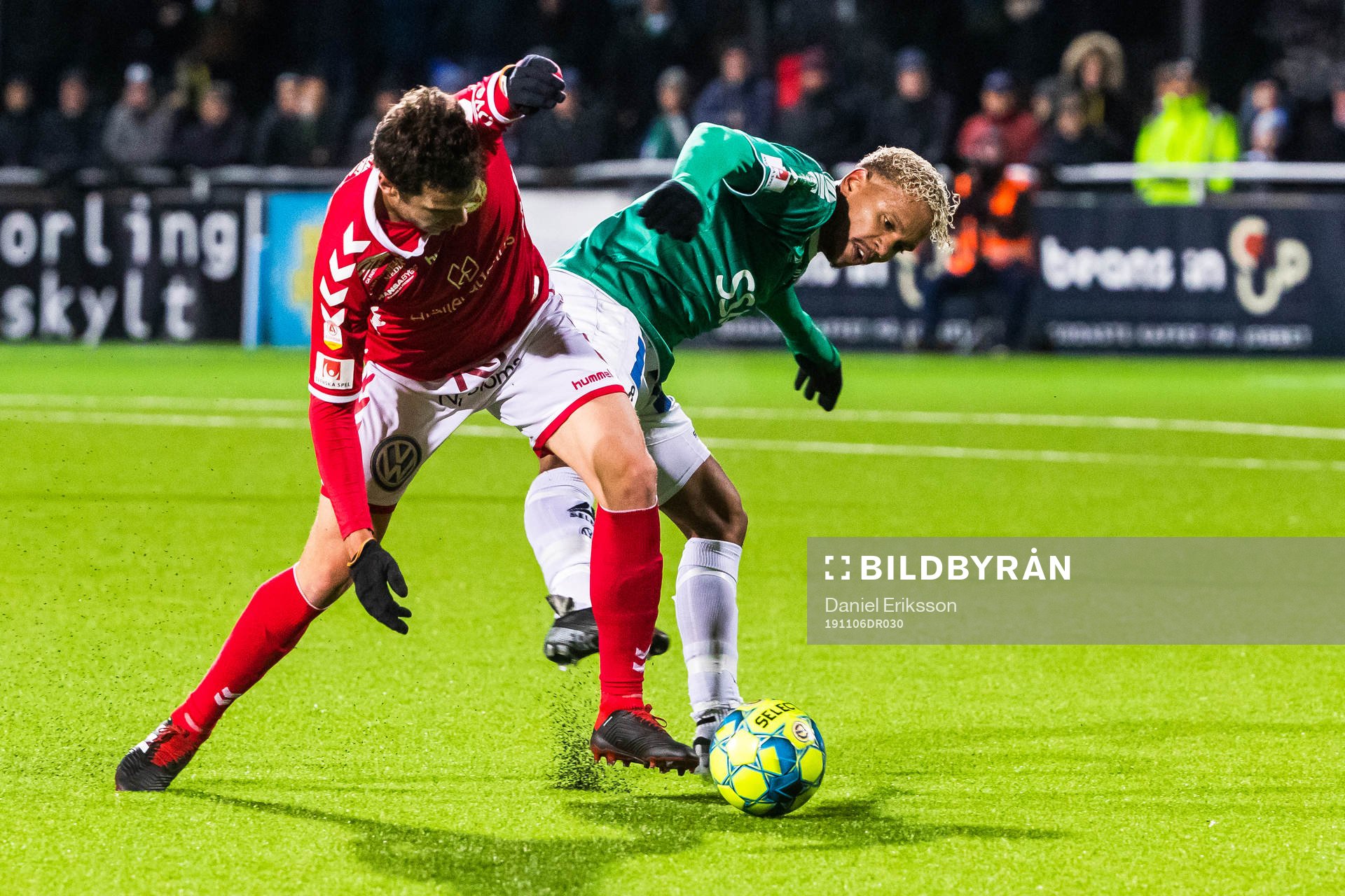 Kalmars Herman Hallberg och Brages Seth Kanteh Hellberg i