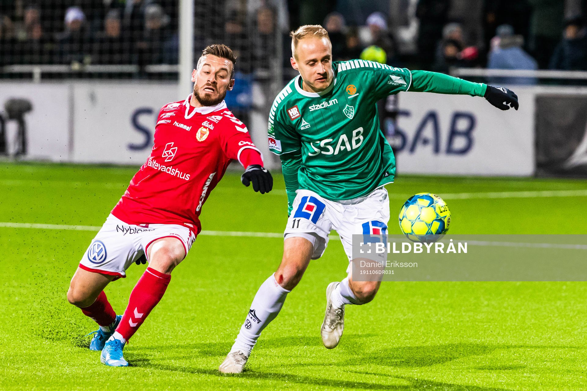 Kalmars Fidan Aliti och Brages Anton Lundin i kamp om bollen