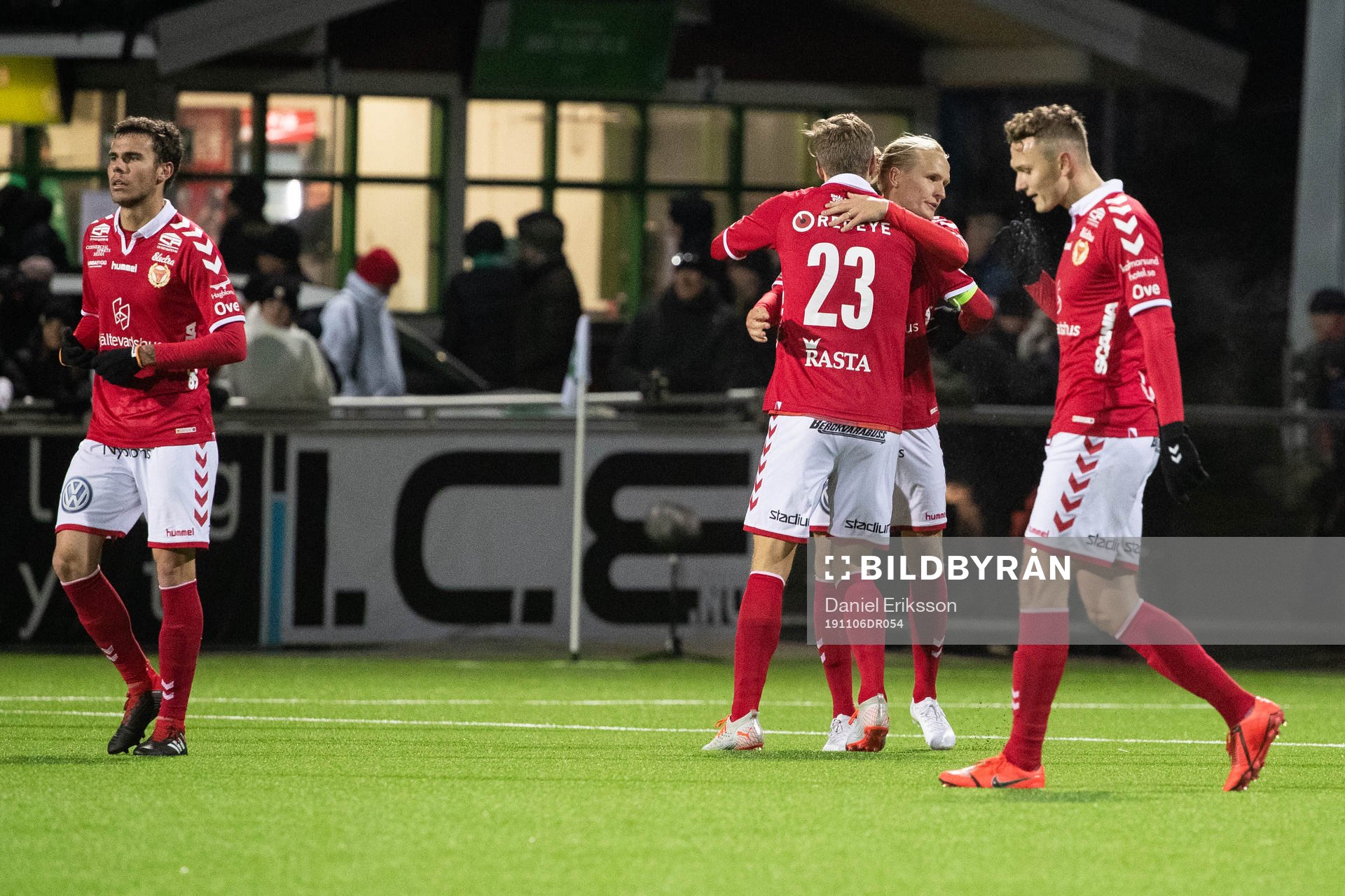 Kalmars spelarna jublar