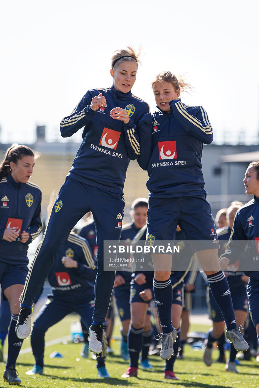 Lina Hurtig and Anna Anvegård of the Swedish women’s