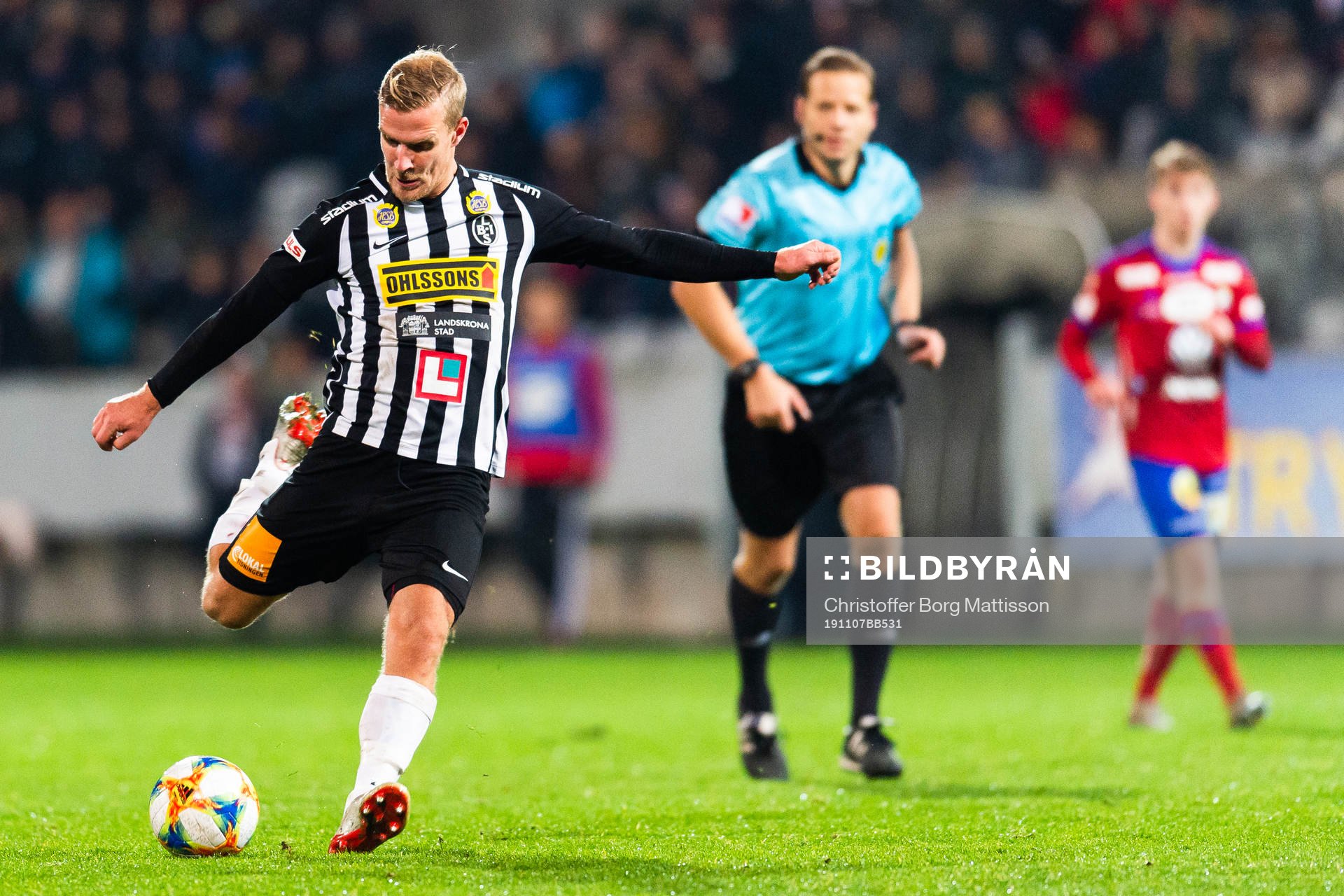 Landskronas Linus Olsson skjuter