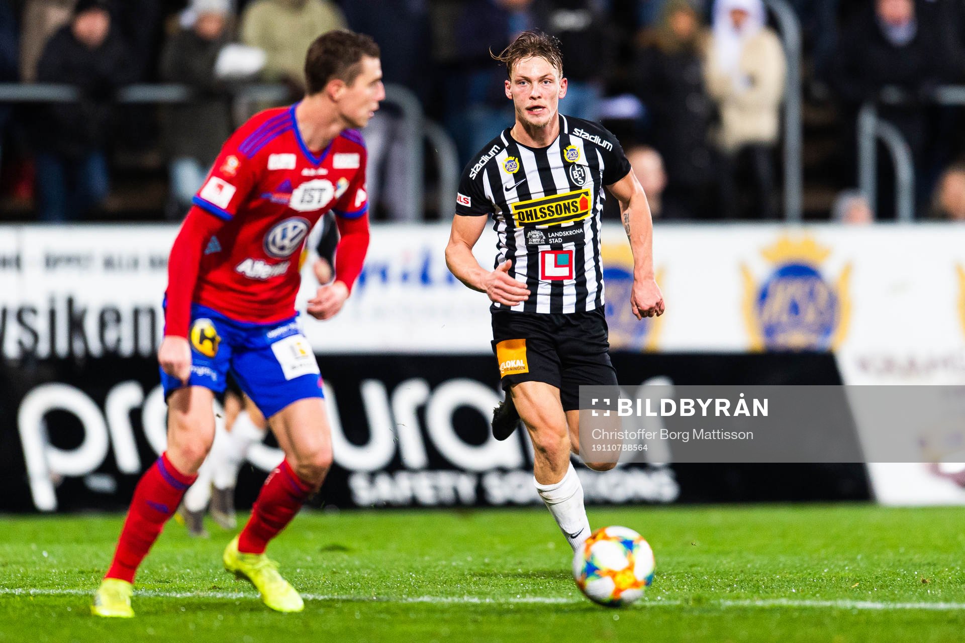 Östers Fredrik Lundgren och Landskronas Robin Hofsö
