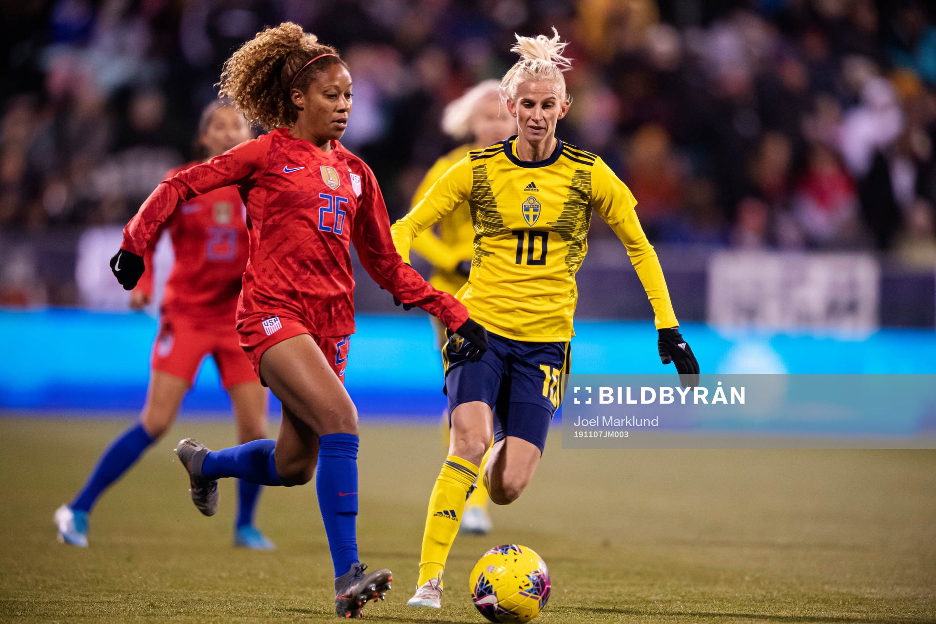 Casey Short of USA and Sofia Jakobsson of Sweden