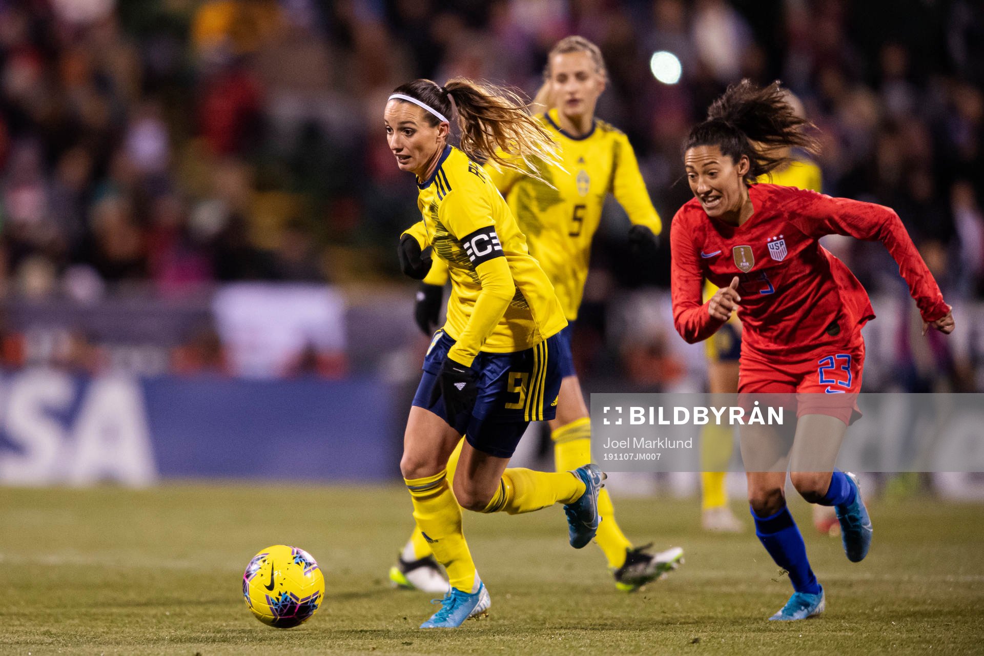 Kosovare Asllani of Sweden and Christen Press of USA