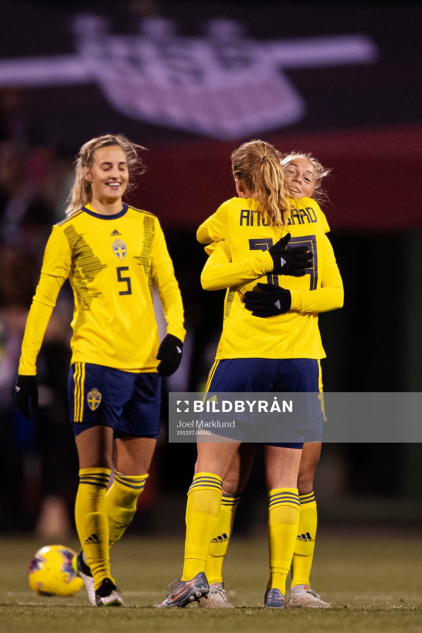 Nathalie Björn, Anna Anvegård and Hanna Bennison of Sweden