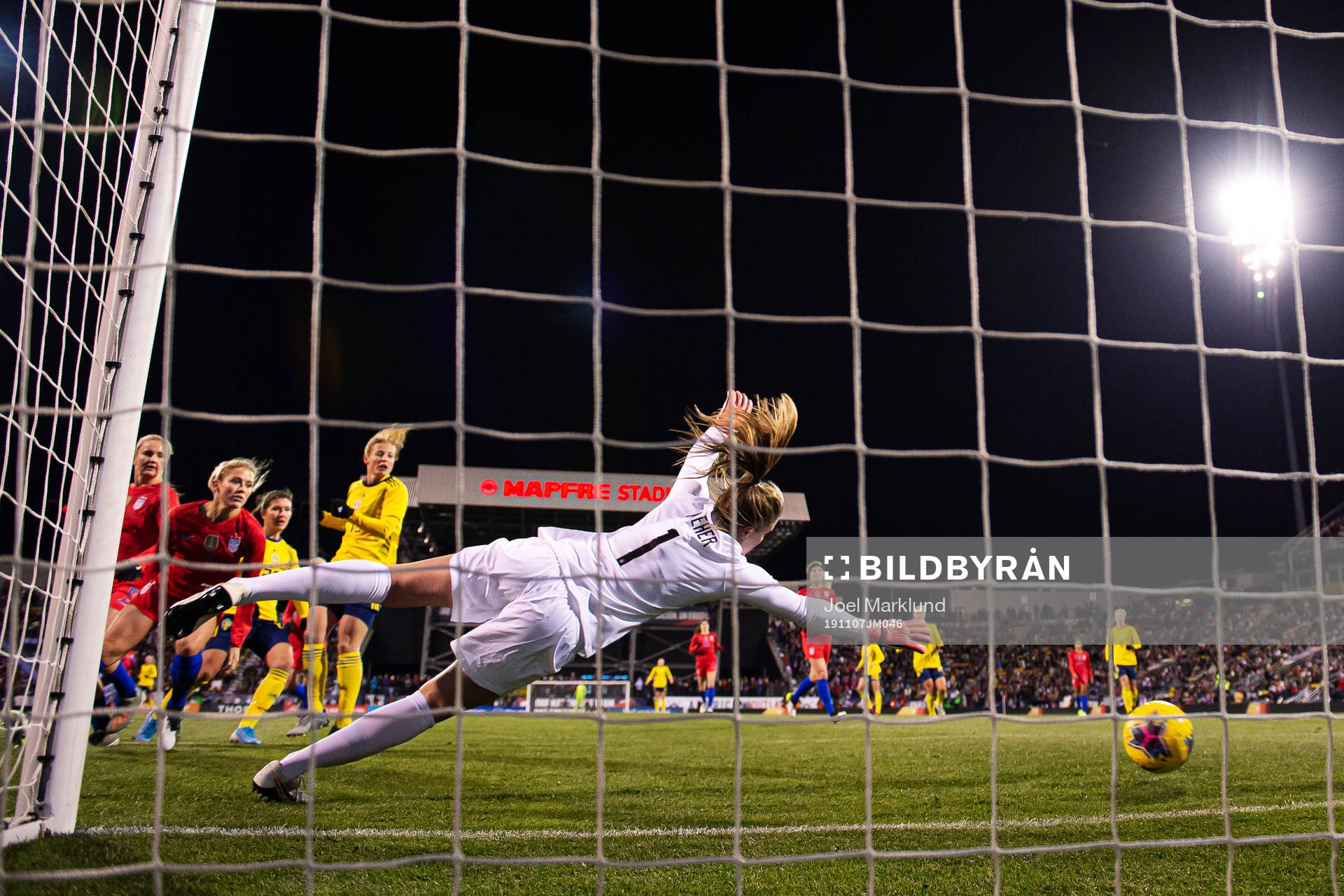 Anna Anvegård of Sweden scores 3-1 behind goalkeeper