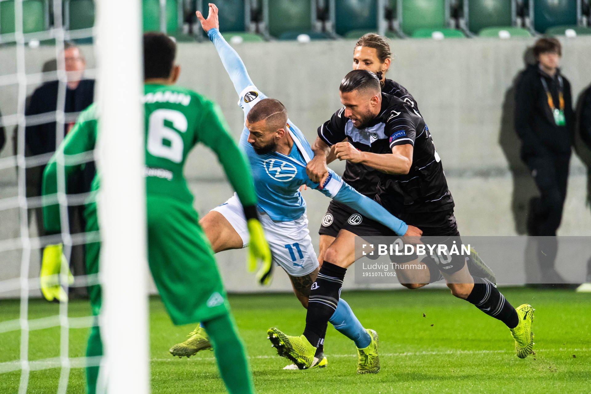 Guillermo Molins of Malmö FF against Fabio Daprela of