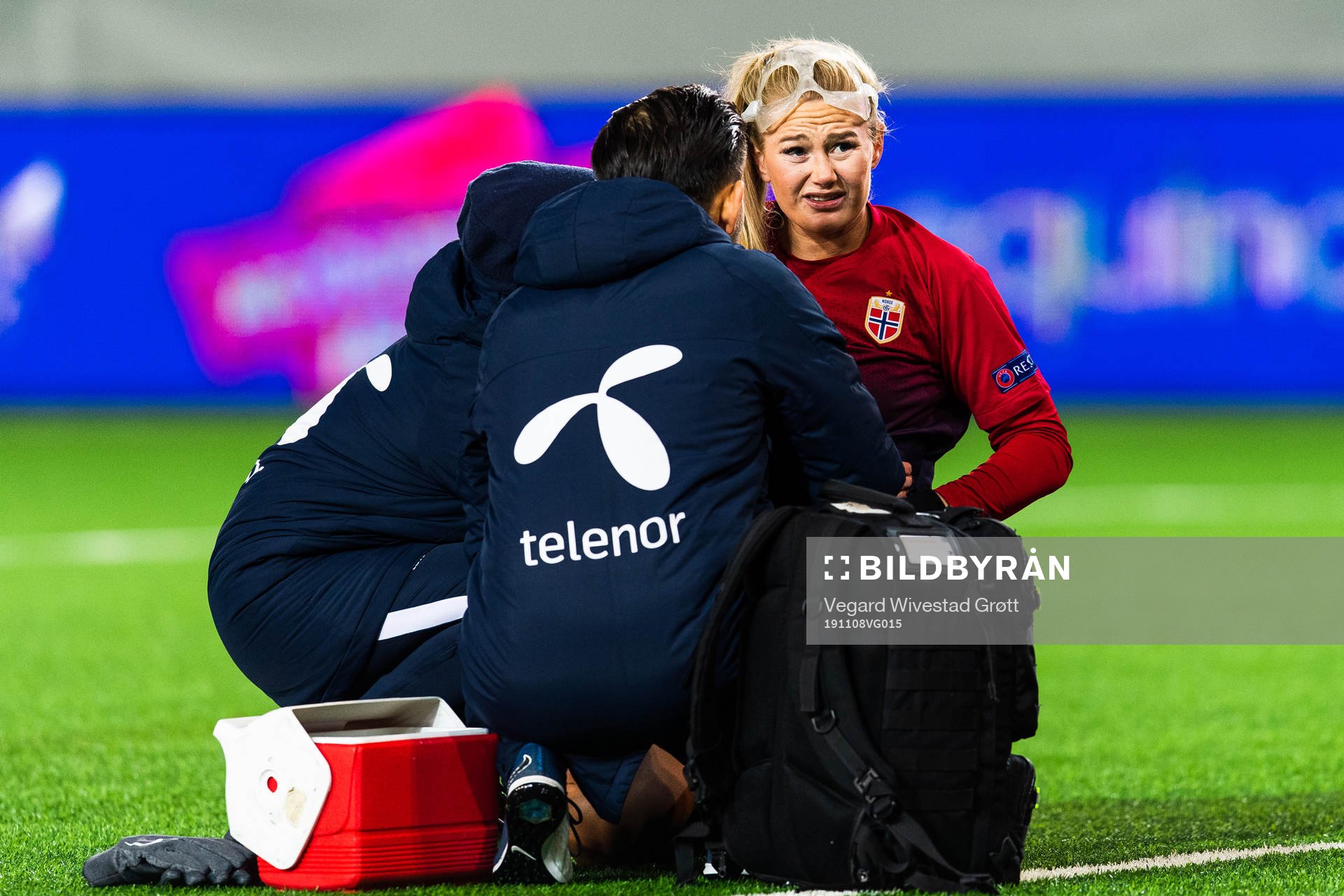 Lisa-Marie Karlseng Utland of Norway receives medical